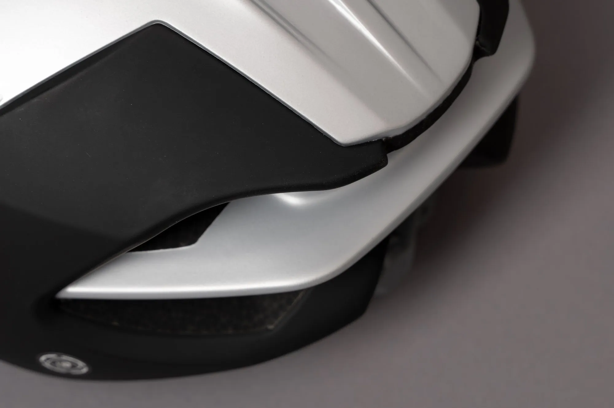 Шлем велосипедный SUNRIMOON MICHAEL SPACE SILVER