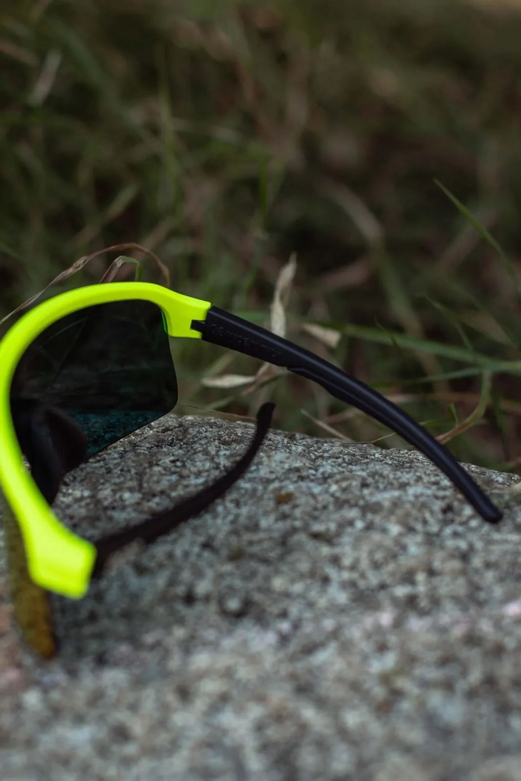 Очки Neon Arrow 2.0 cat.3 Yellow Black/Red