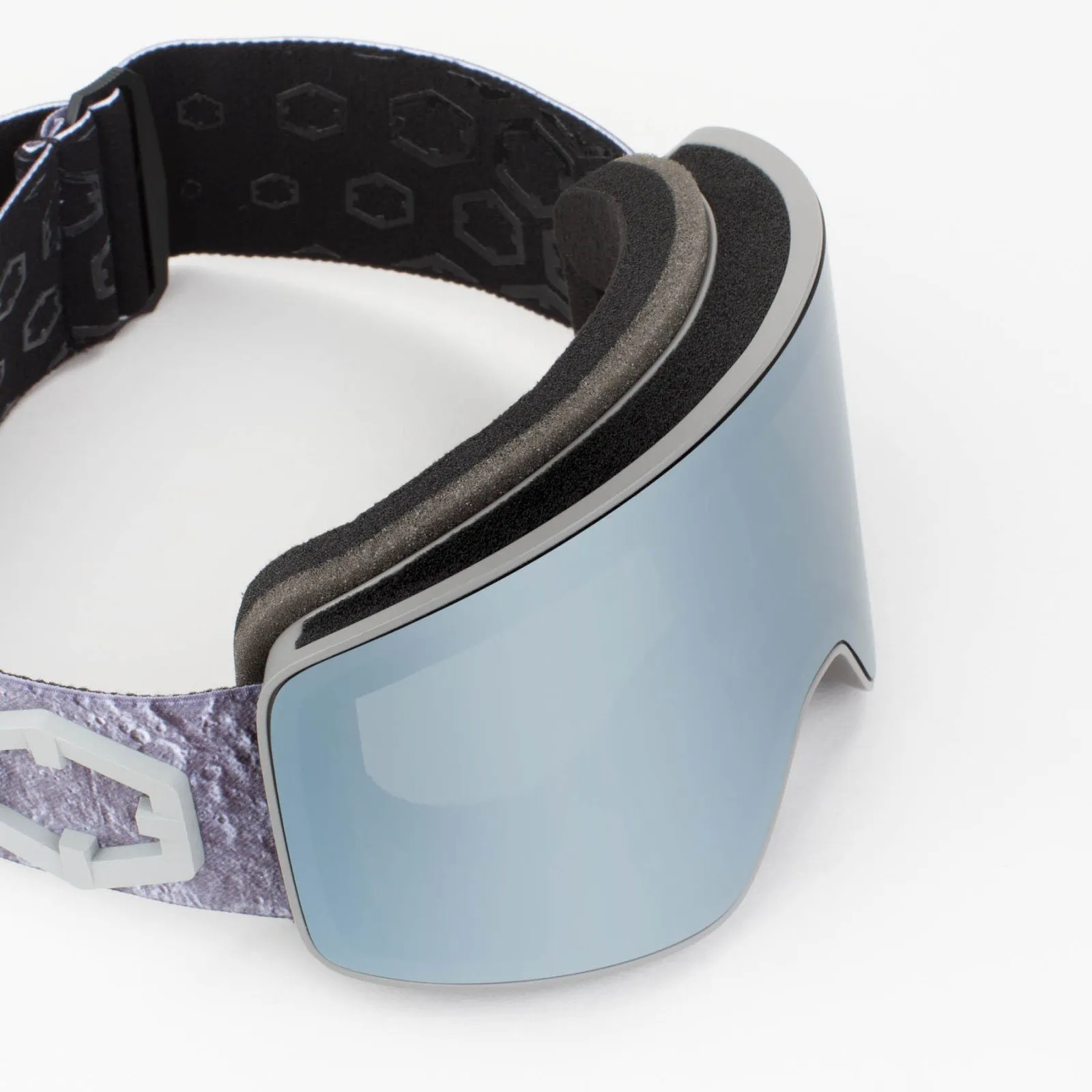 Маска OUT OF Void Discovery Silver