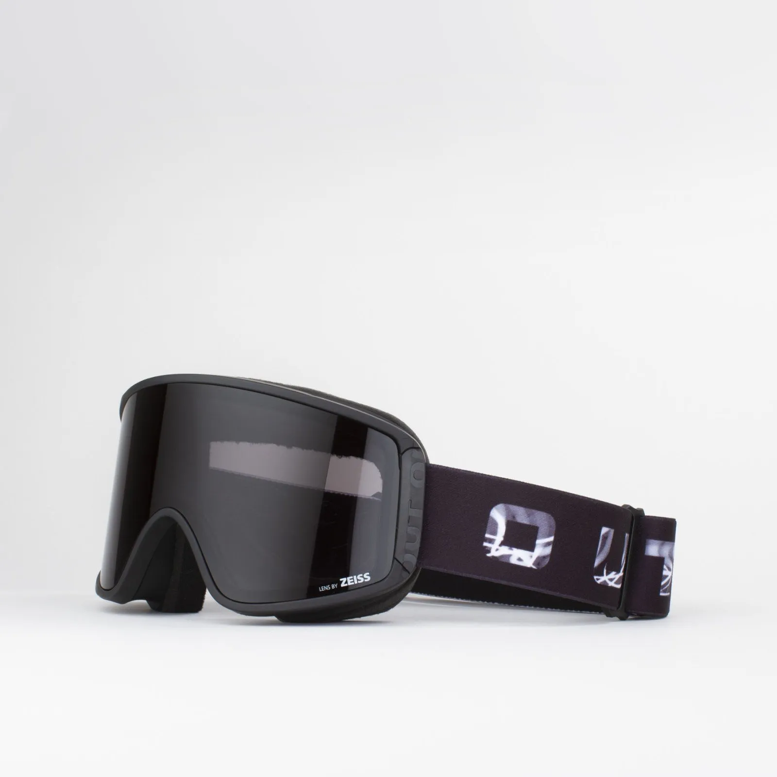 Маска OUT OF Shift Sketch Smoke Bonus Storm