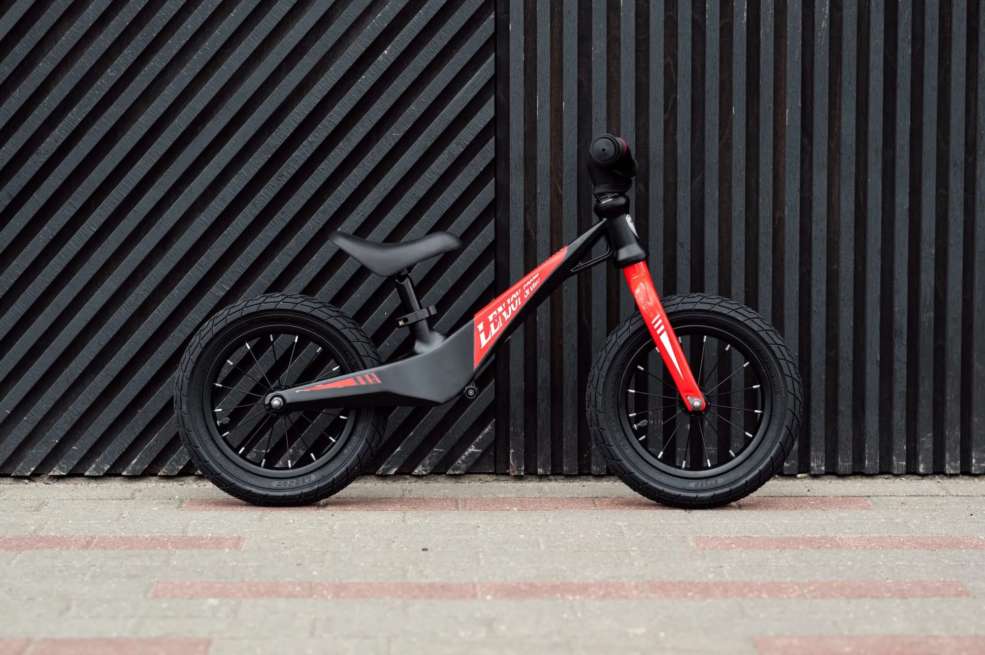 Беговел детский Lenjoy Sport S400-12