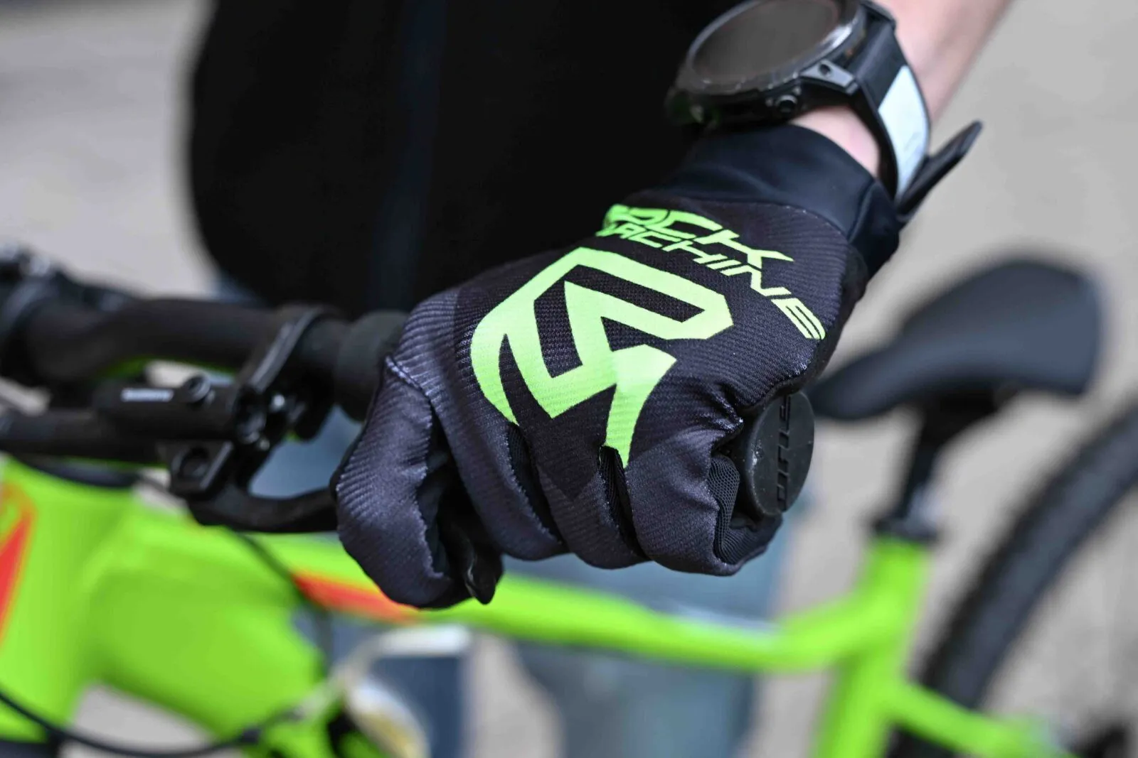 Велоперчатки Rock Machine Race FF Black/Grey/Green