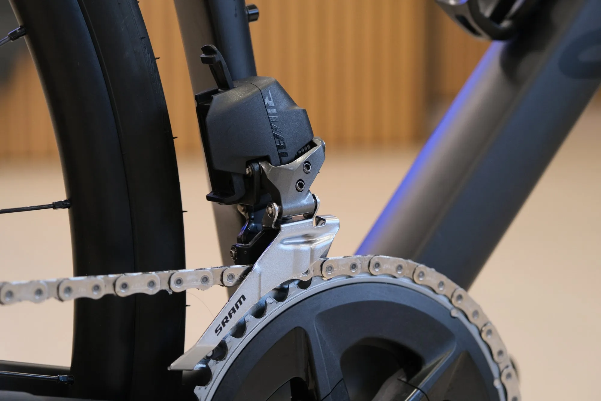 Canyon Endurance CF - карбоновый эндуранс на беспроводной AXS