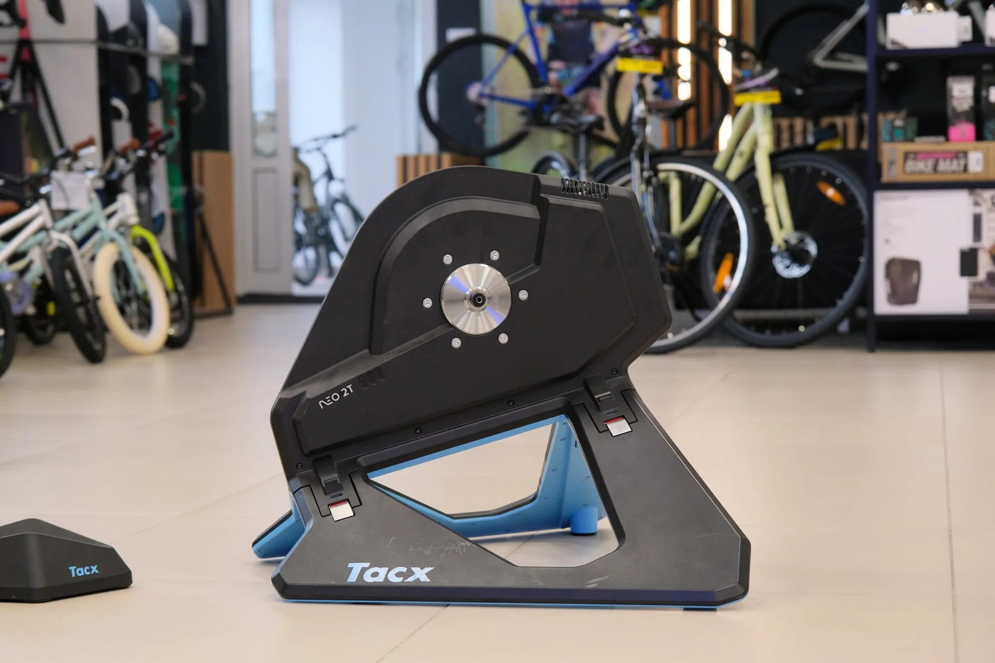 Велотренажер TacX Neo 2T Smart Trainer б.у.