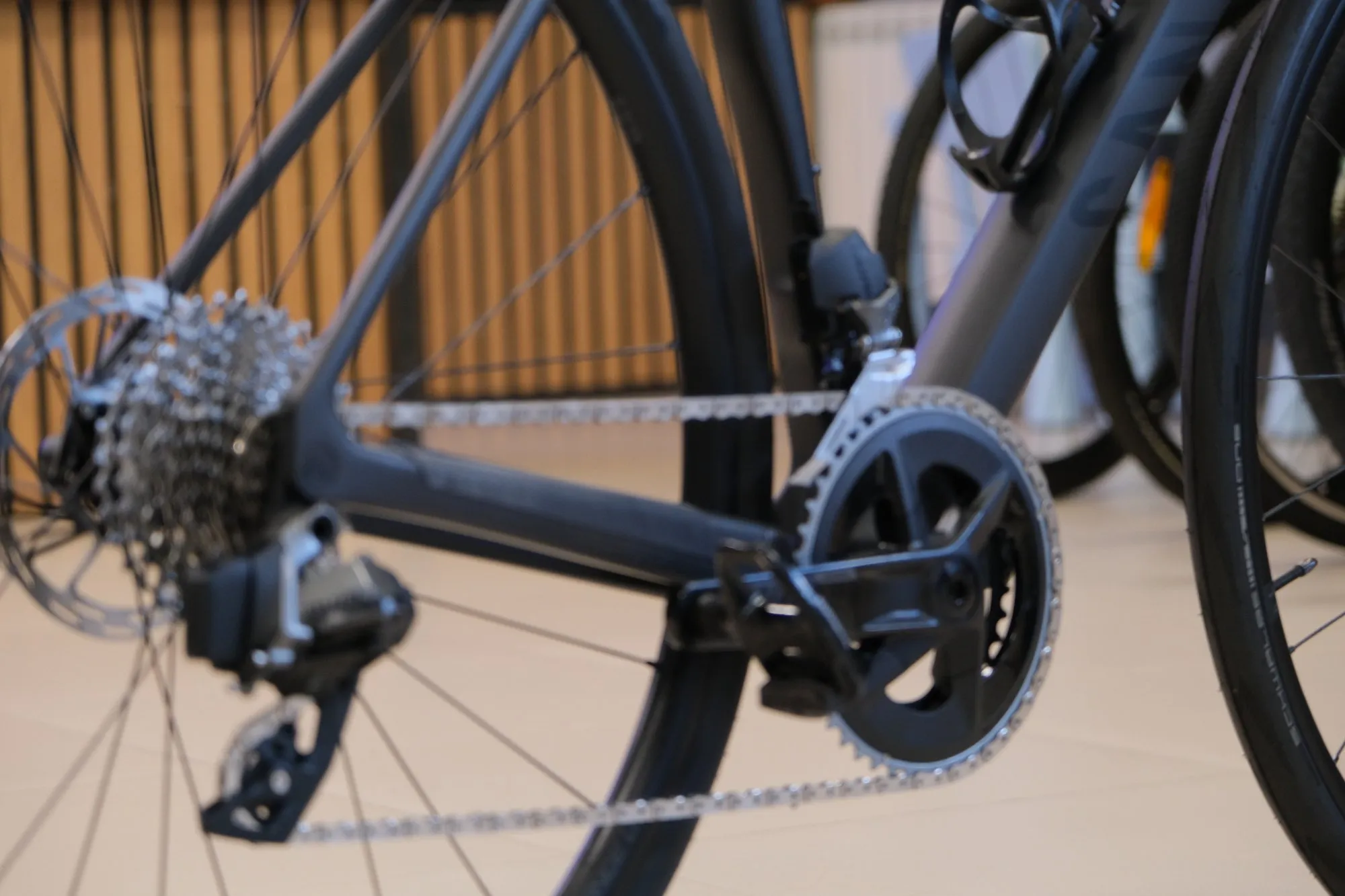 Canyon Endurance CF - карбоновый эндуранс на беспроводной AXS