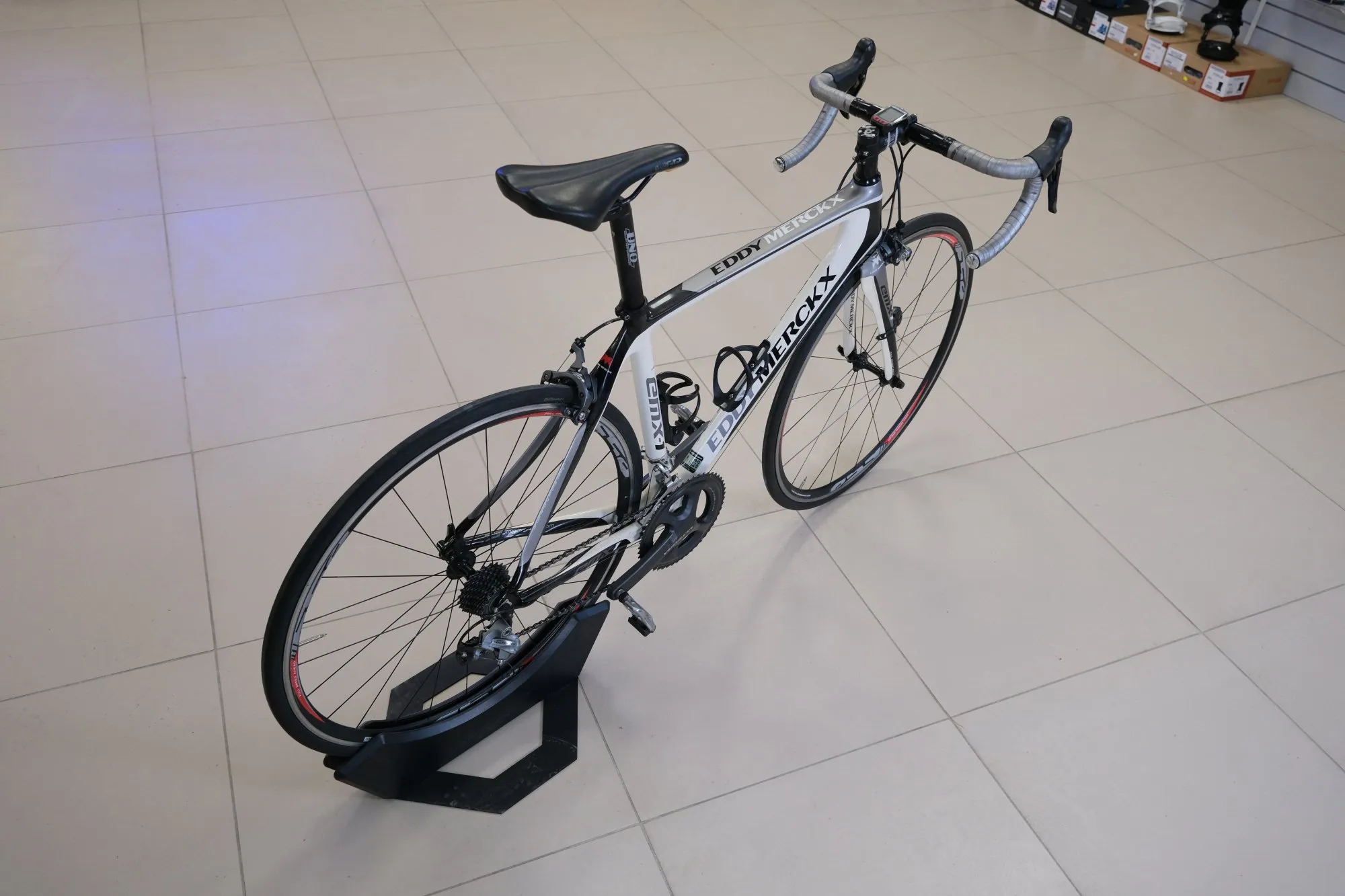 Шоссейный велосипед EDDY MERCKX