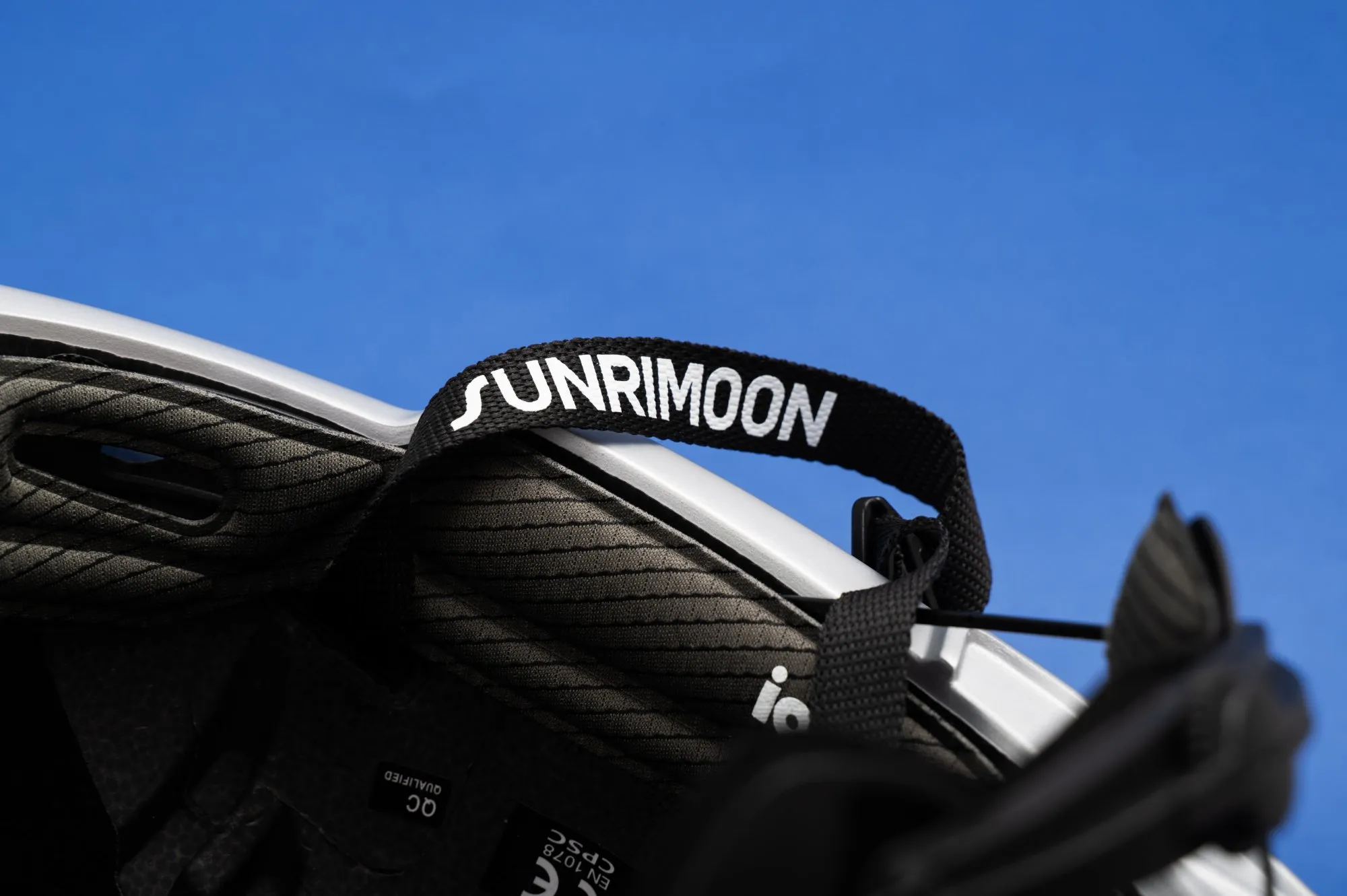 Шлем велосипедный SUNRIMOON THOR Silver Black