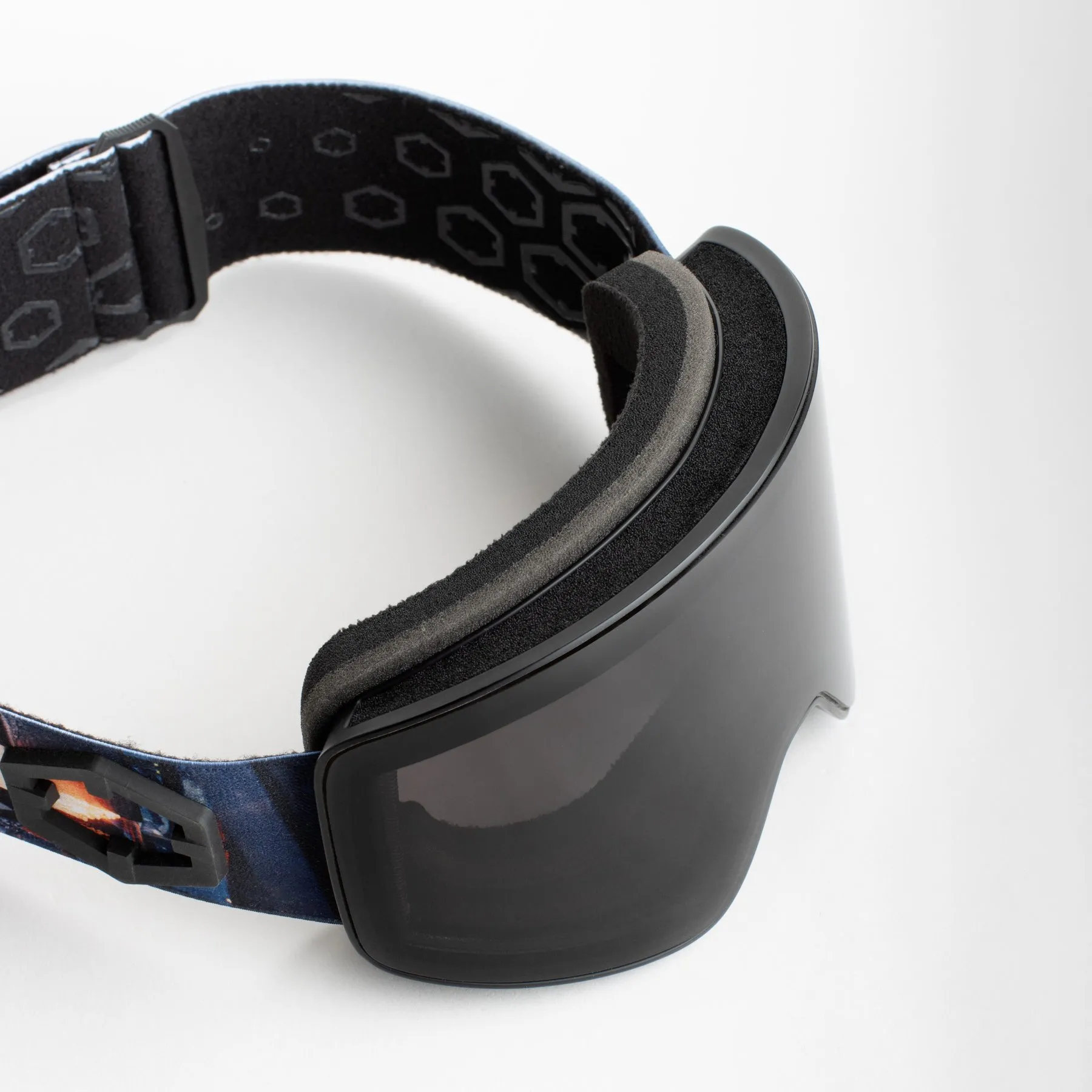 Маска OUT OF Void Astronaut Smoke