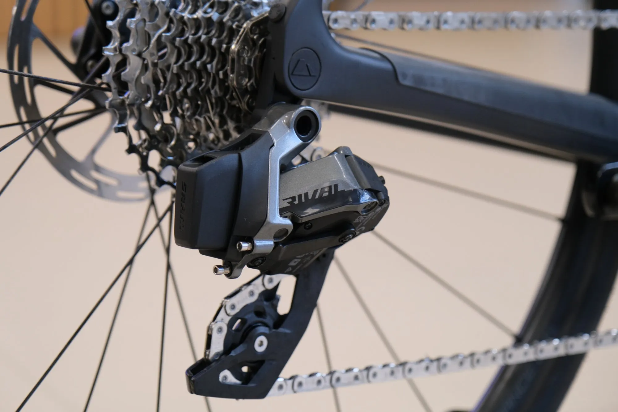 Canyon Endurance CF - карбоновый эндуранс на беспроводной AXS