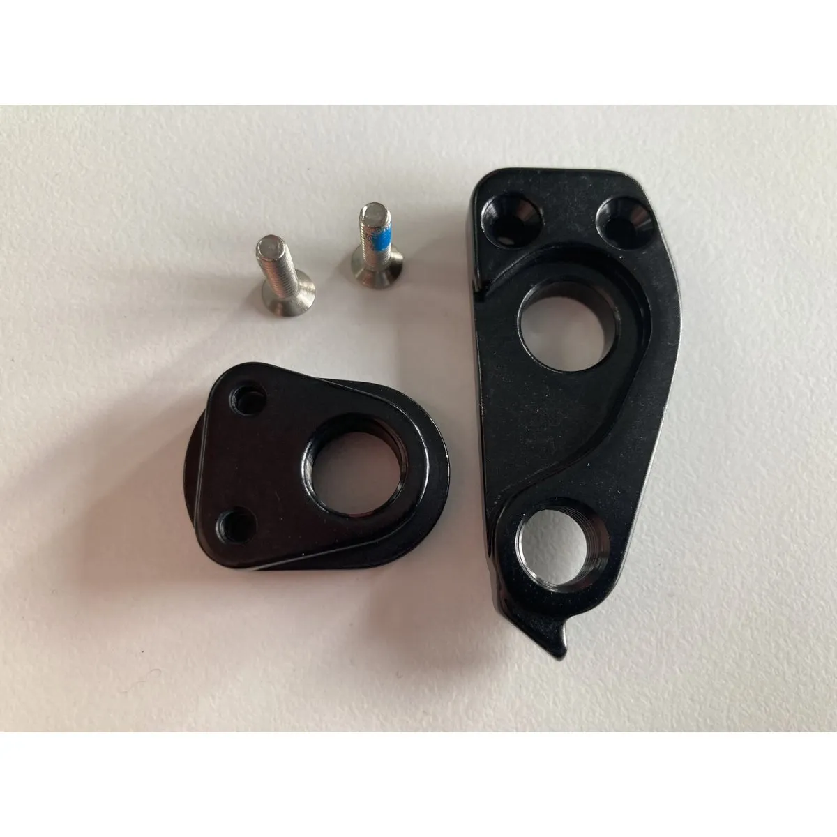 Дропаут Giant R.Dropout GS804Y Replace END Standard RD Matt BLK(JY001C) RE270A A7075-T6/NUTMC7 M12x1.0 A6061-T6 w/2x TL206C M4X0.7X14.2 STL