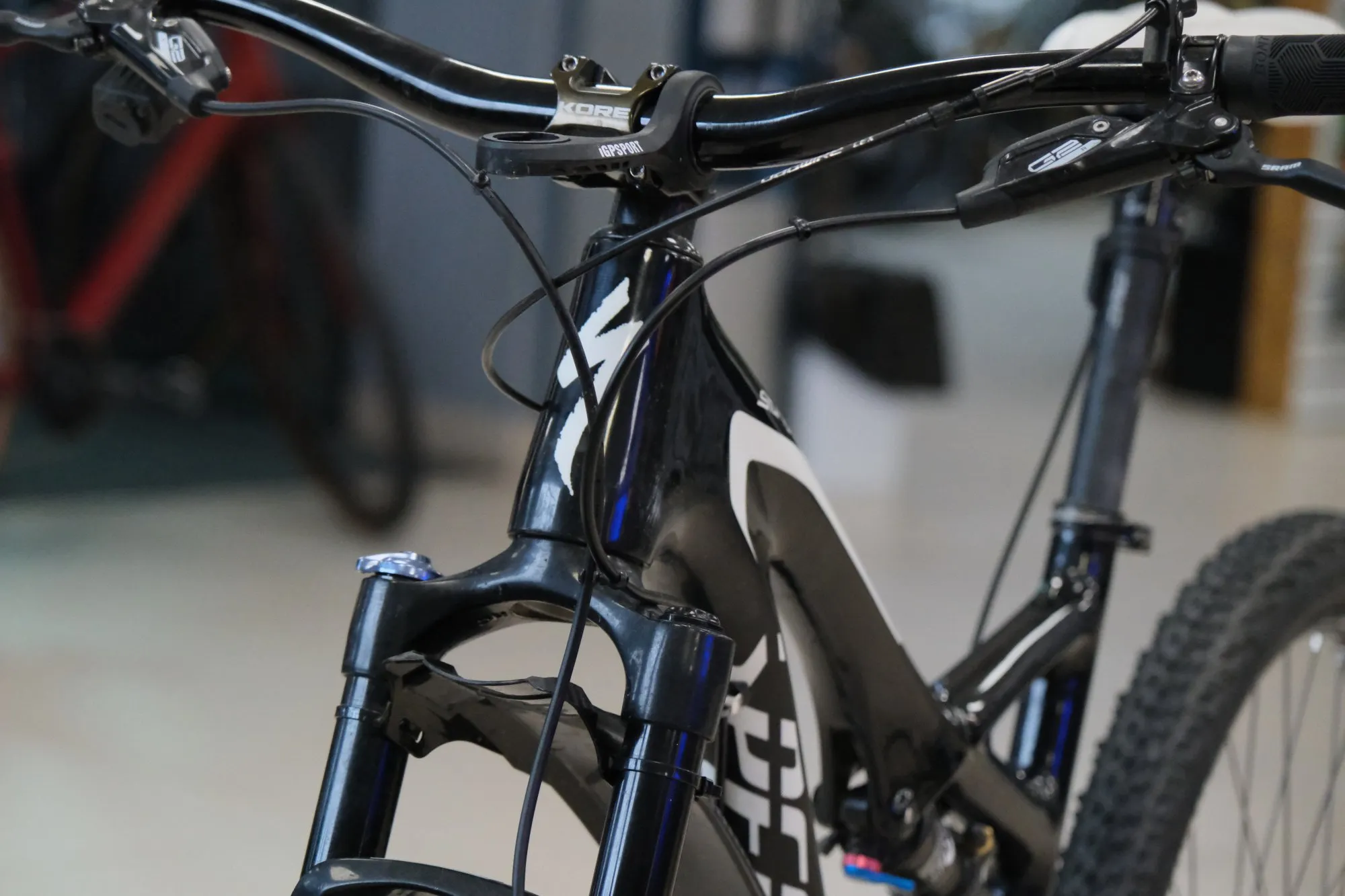 Велосипед горный двухподвес Specialized