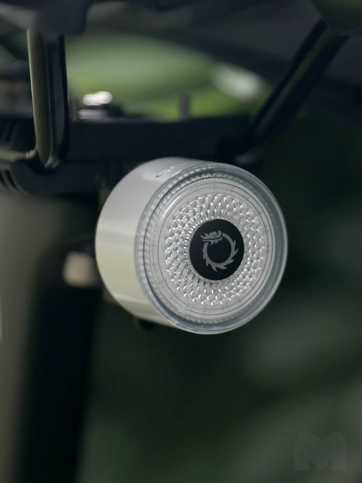 Задний велосипедный фонарь GACIRON Loop-100 с датчиком торможения, белый