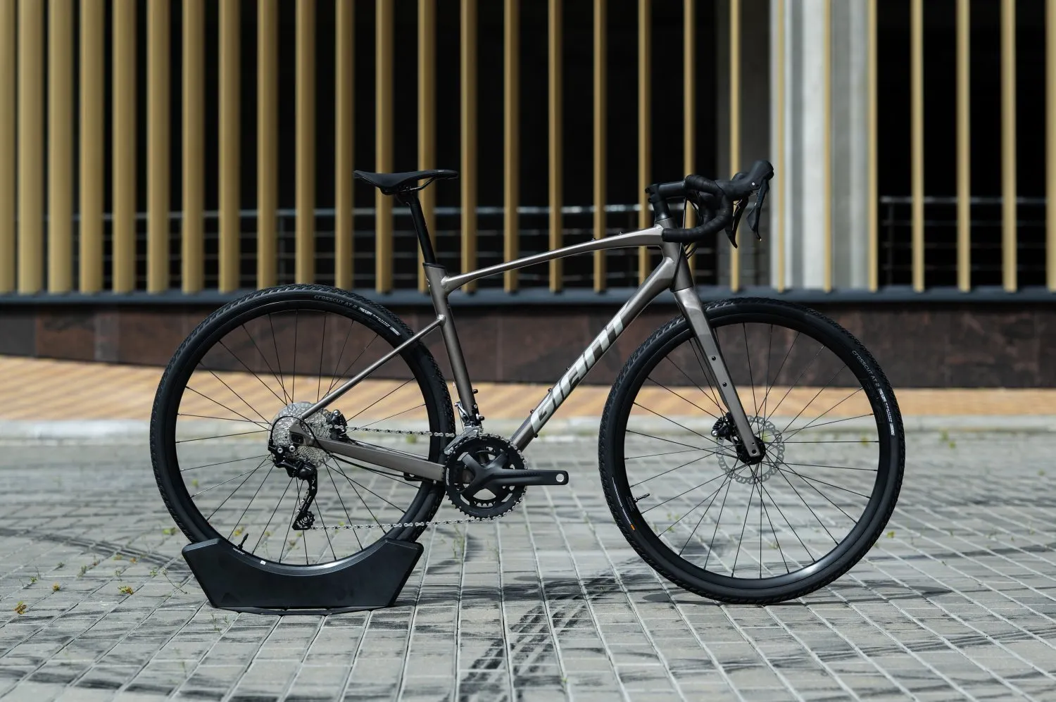 Велосипед Giant Revolt 1