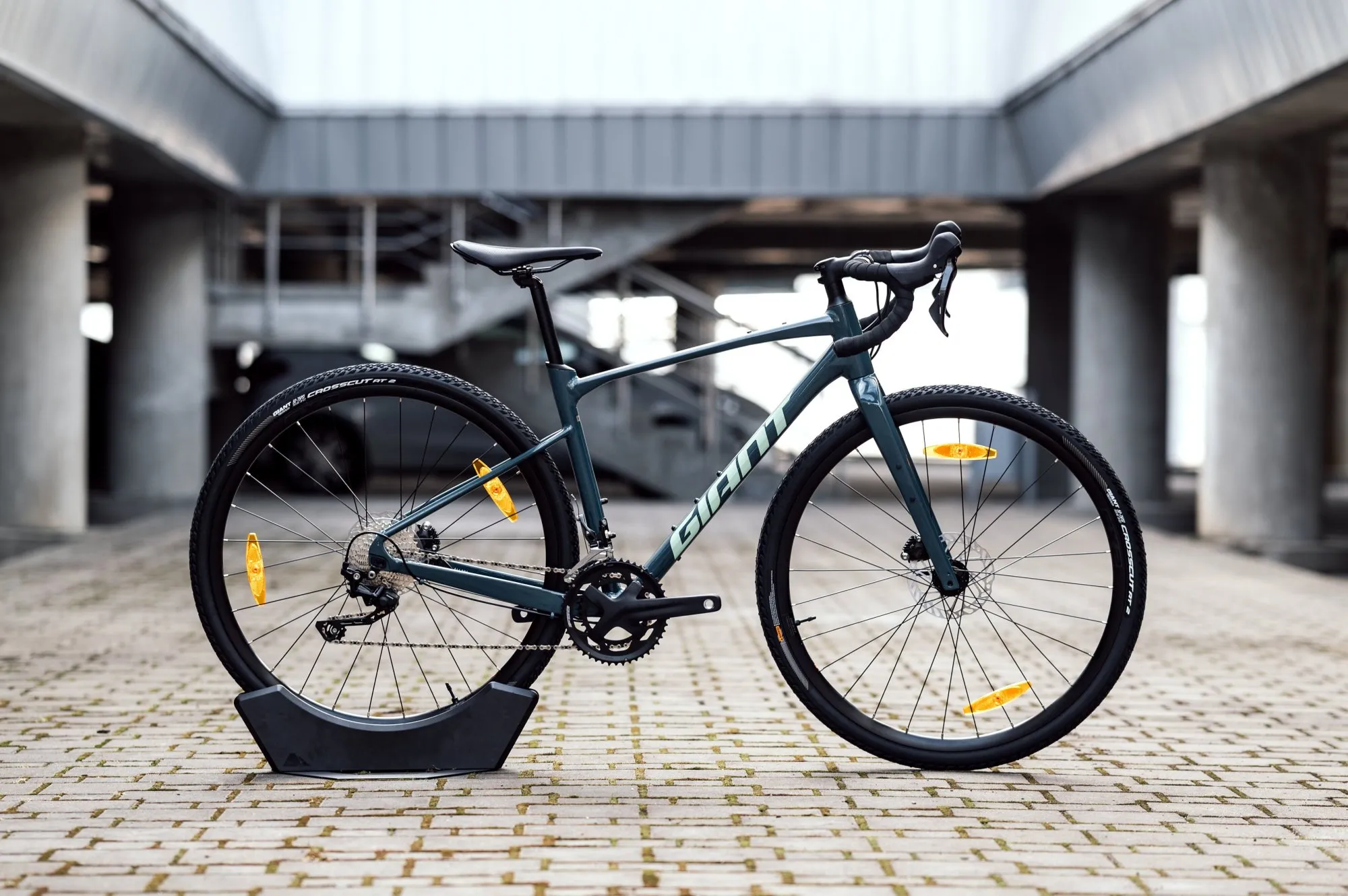 Велосипед Giant REVOLT 1