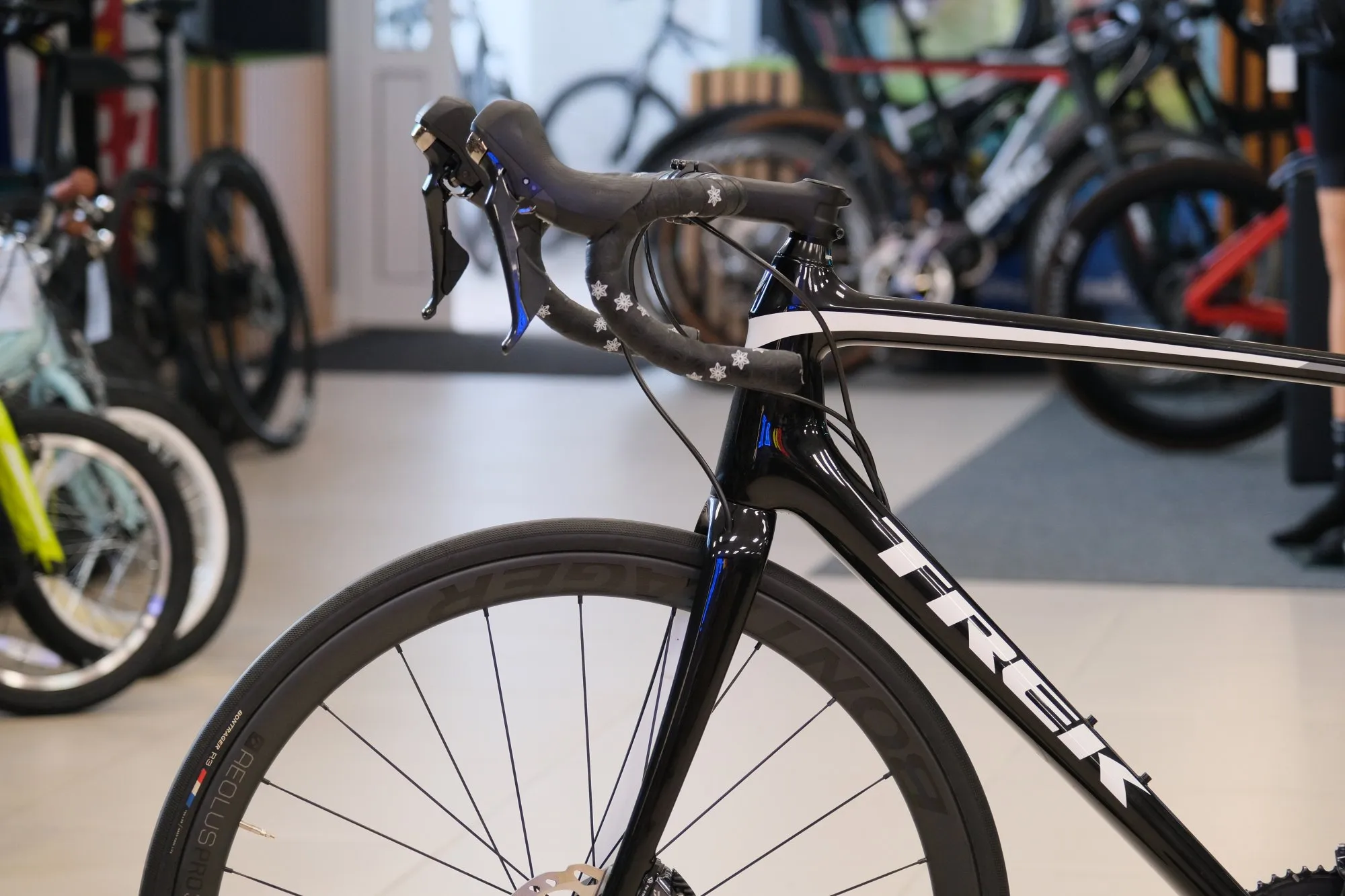Шоссейный велосипед Trek EMONDA SL 6