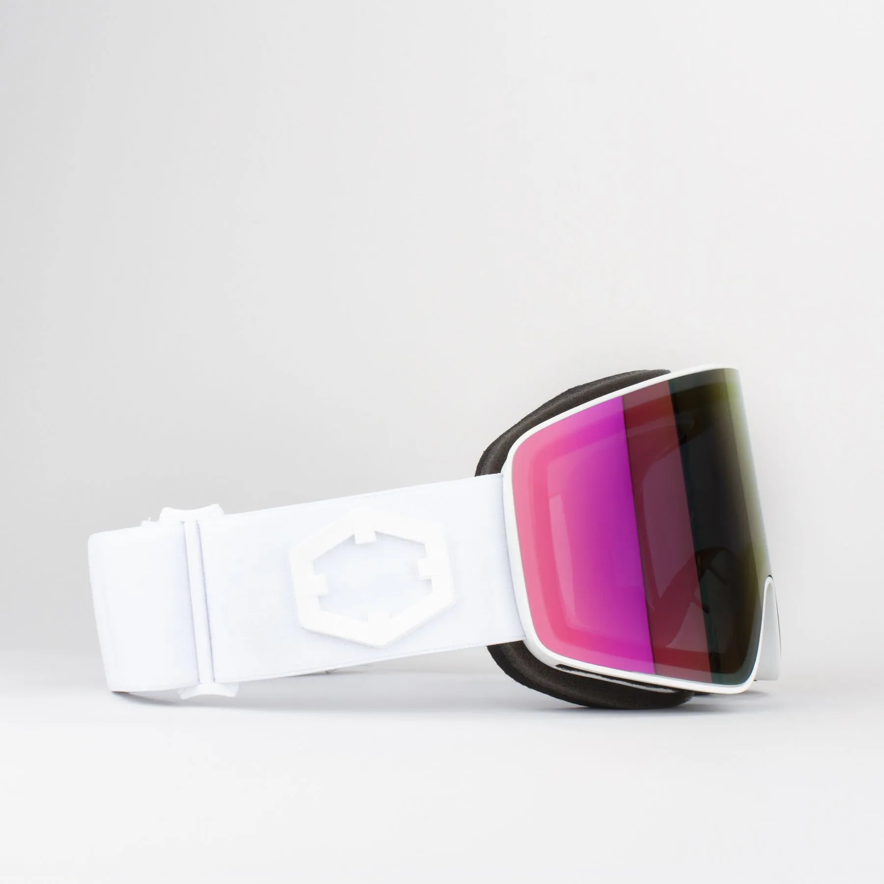 Маска OUT OF Void White Violet MCI