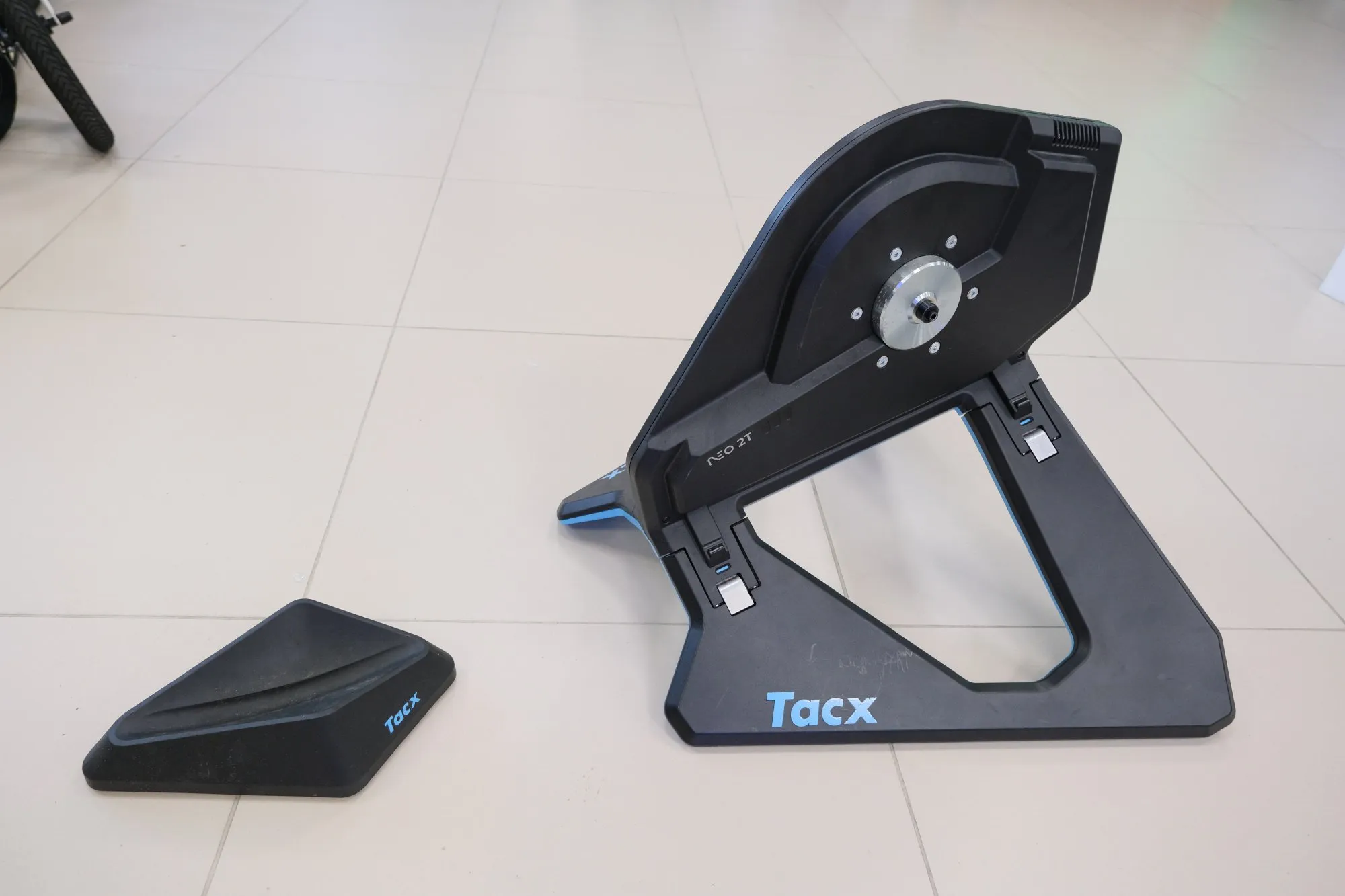 Велотренажер TacX Neo 2T Smart Trainer б.у.