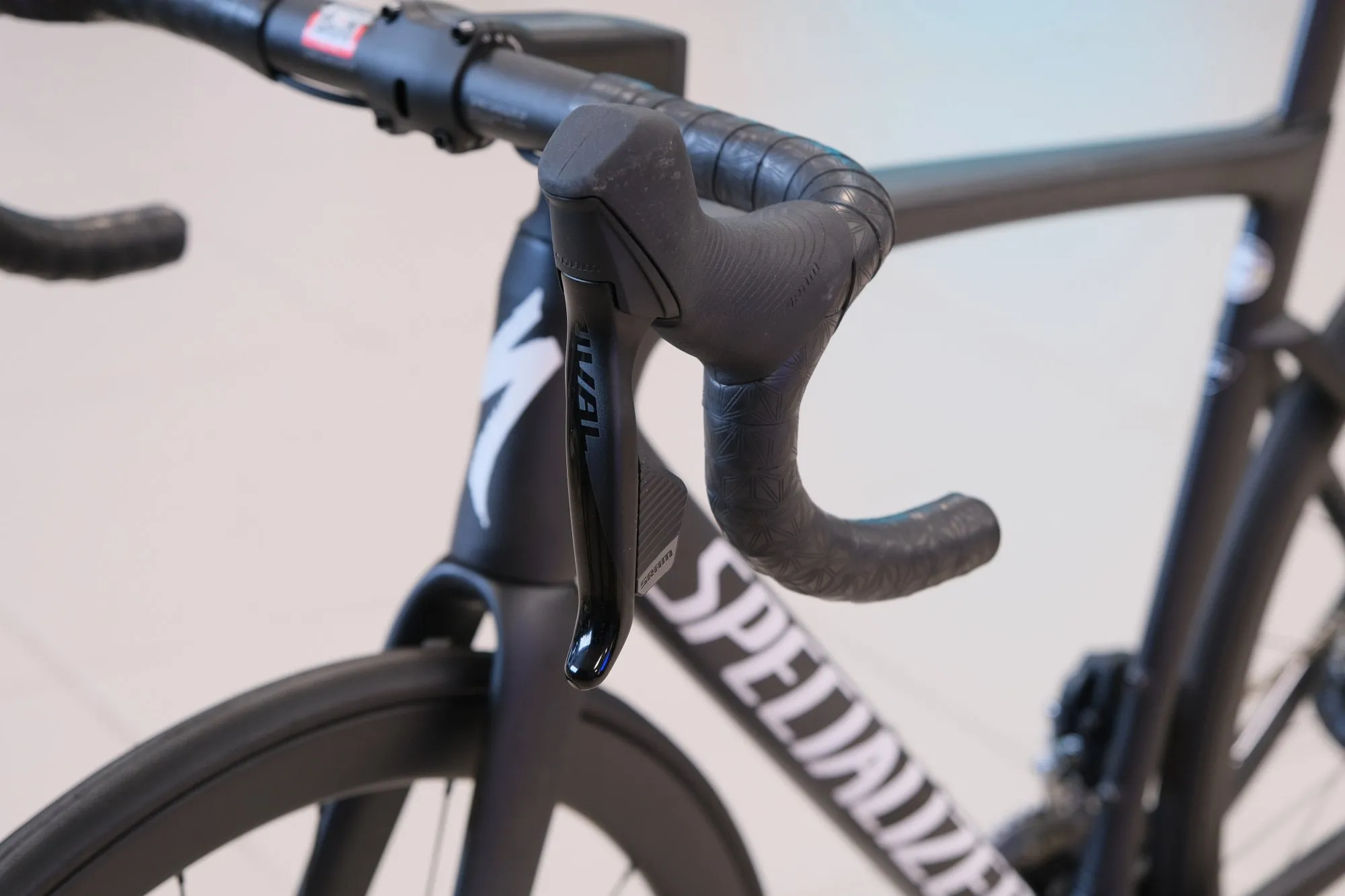Шоссейный велосипед Specialized Tarmac SL7 с измерителем мощности