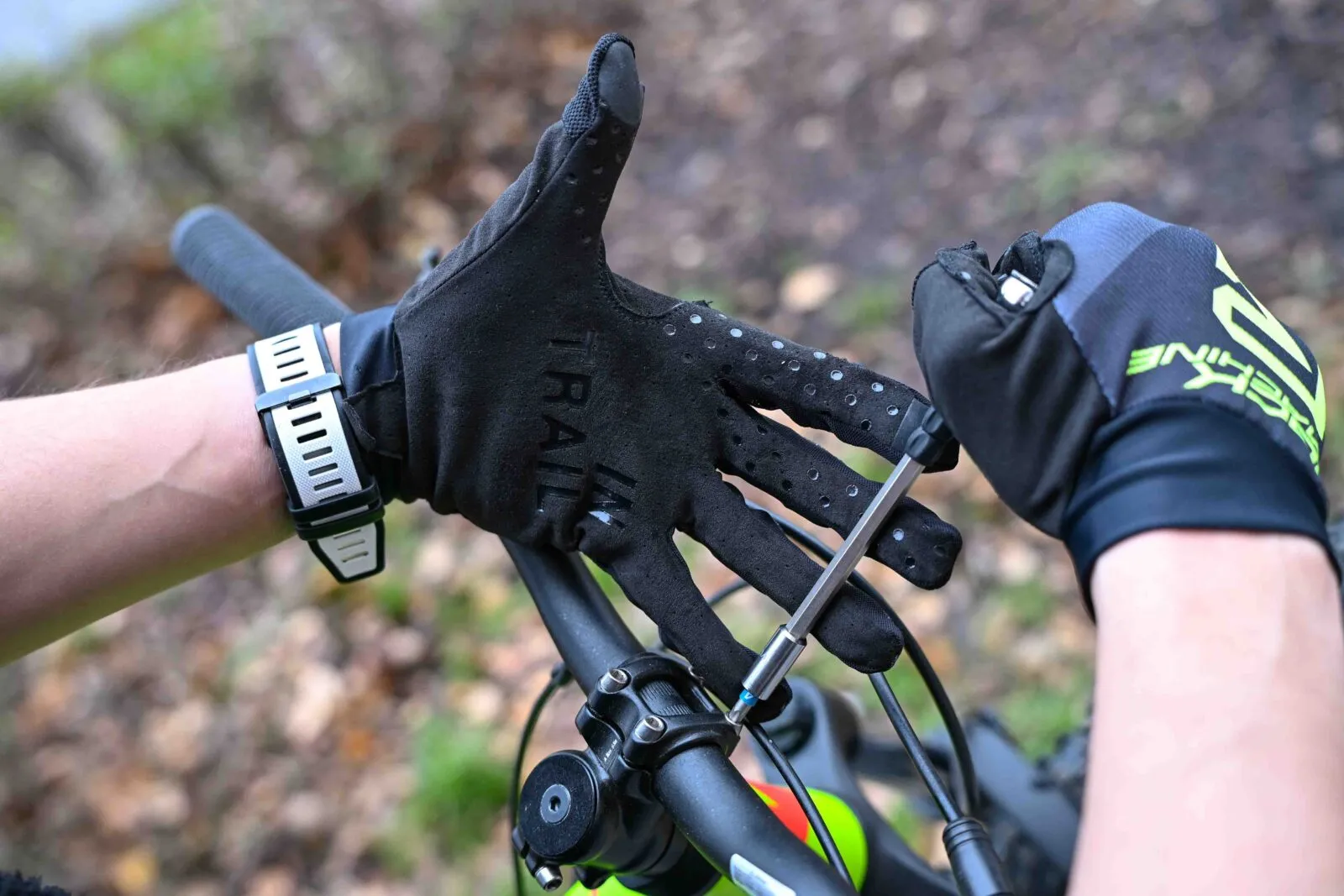 Велоперчатки Rock Machine Race FF Black/Grey/Green