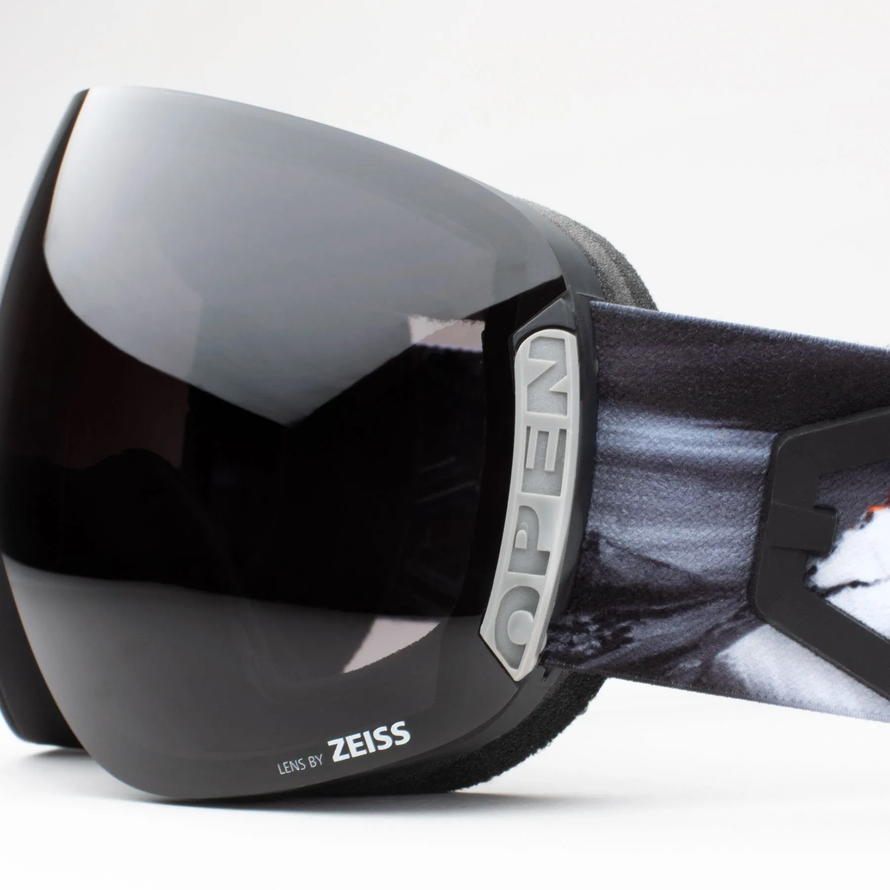 Маска OUT OF Open Peaks Red MCI Bonus Storm