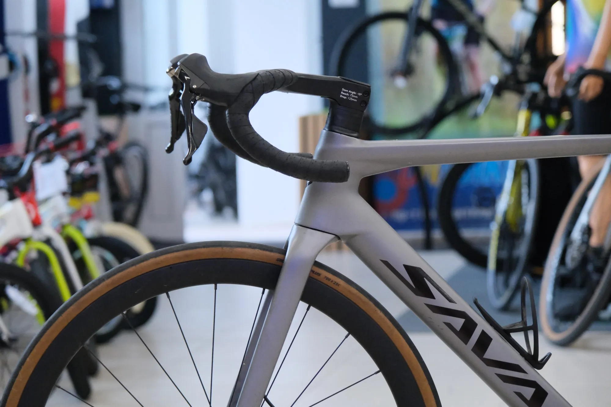 Шоссейный велосипед SAVA