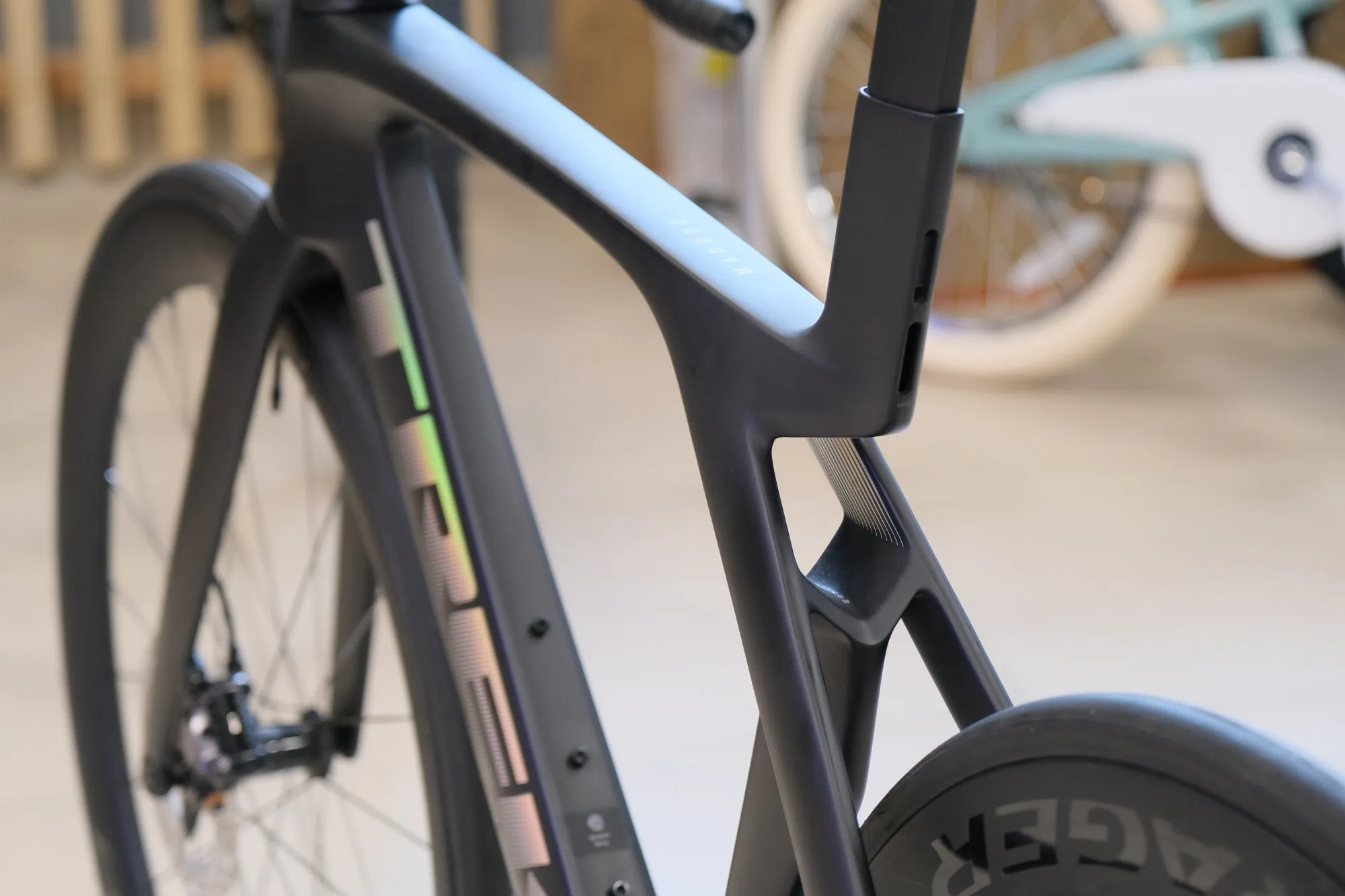 Шоссейный велосипед Trek Madone SLR