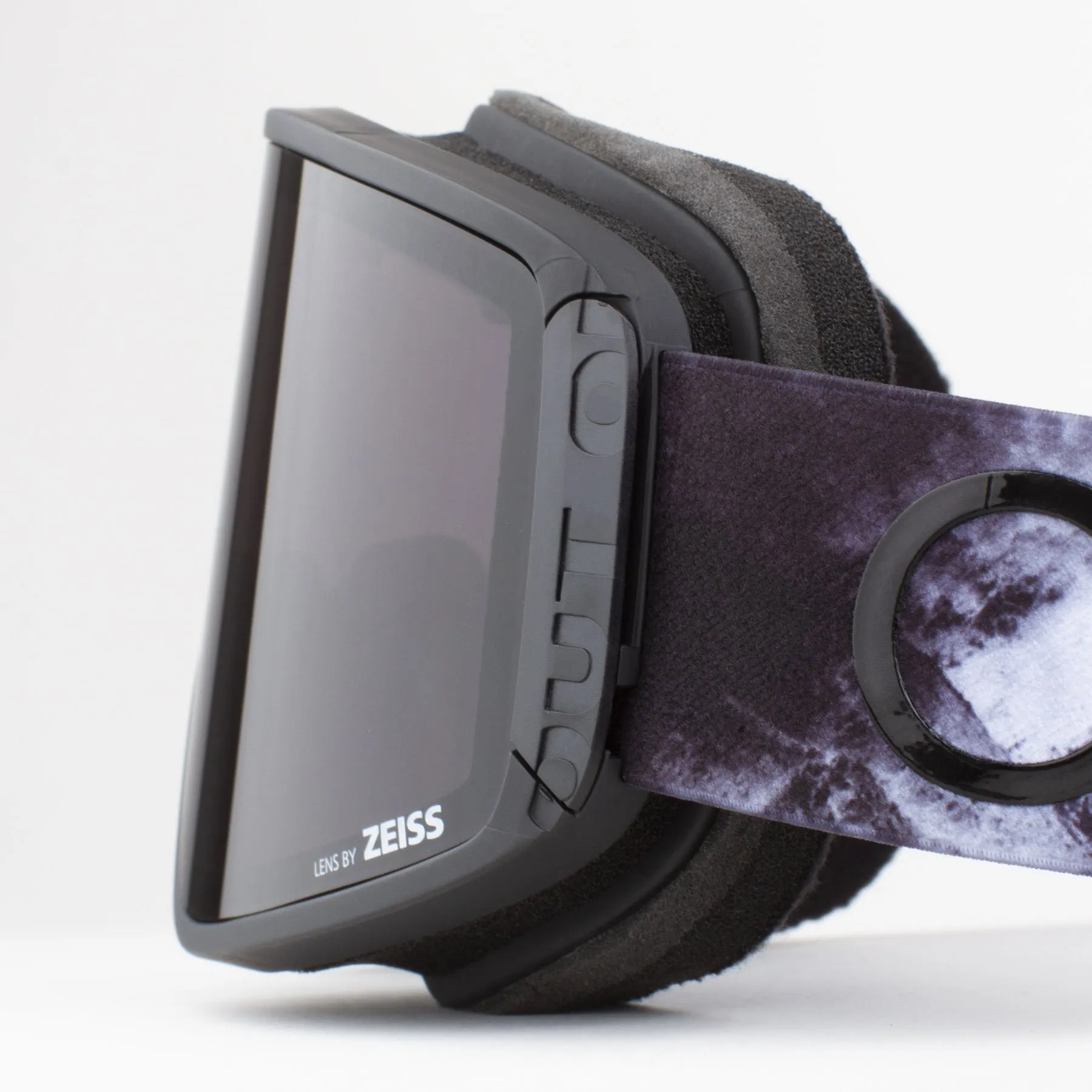 Маска OUT OF Shift Sketch Smoke Bonus Storm