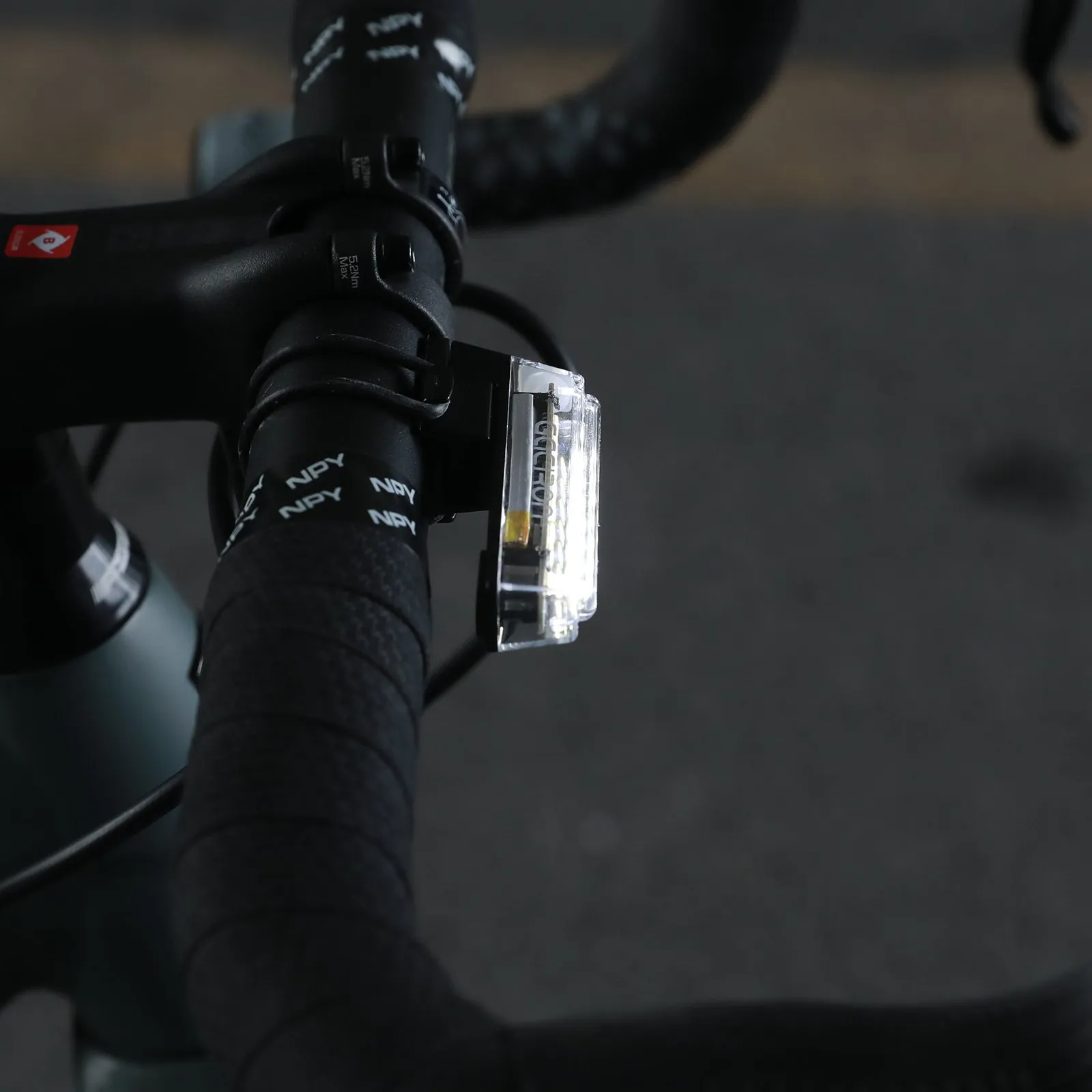 Передний велосипедный фонарь GACIRON W16CW, белый