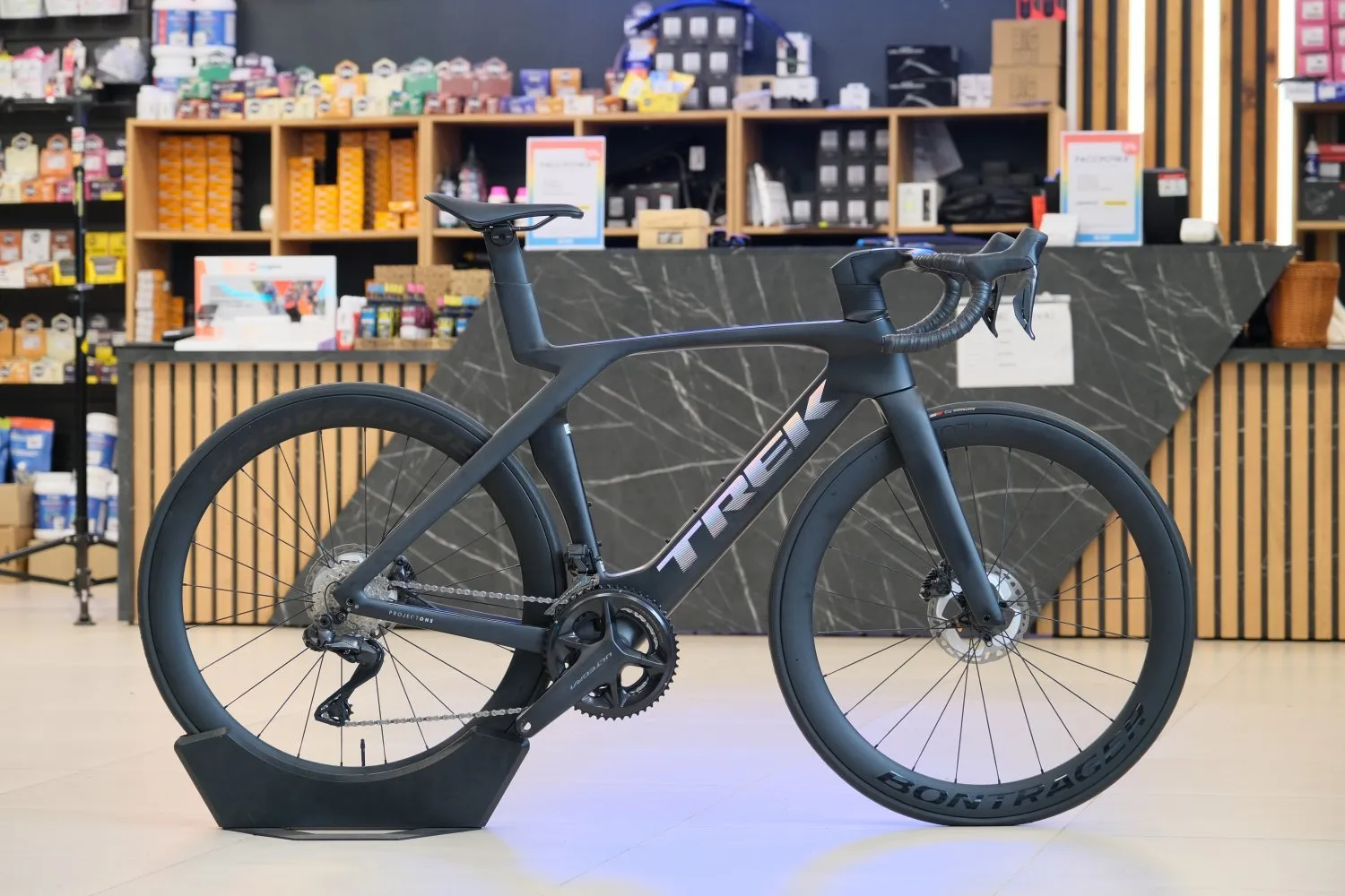 Шоссейный велосипед Trek Madone SLR