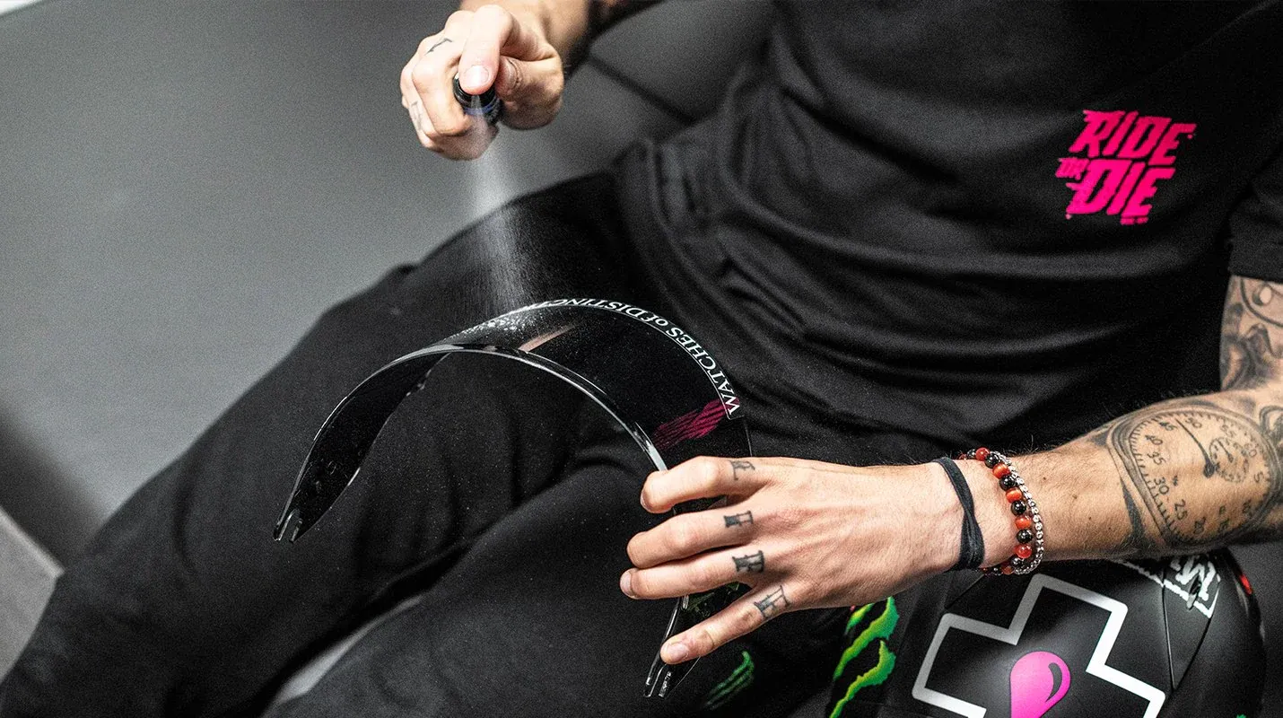 Очиститель для визоров шлемов и масок Muc-Off 32 мл