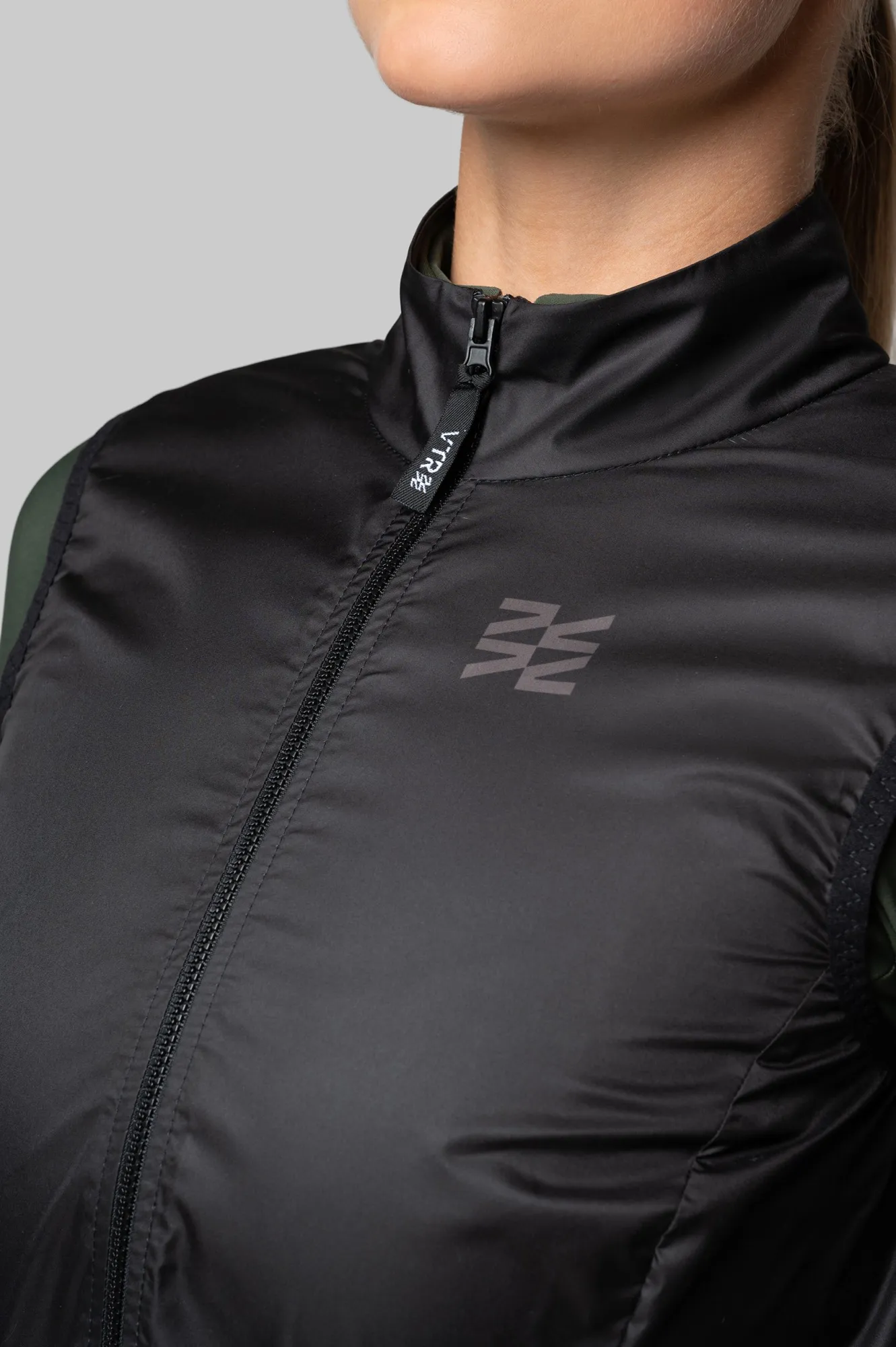 Женская ветрозащитная жилетка VTR EVOLVE BLACK