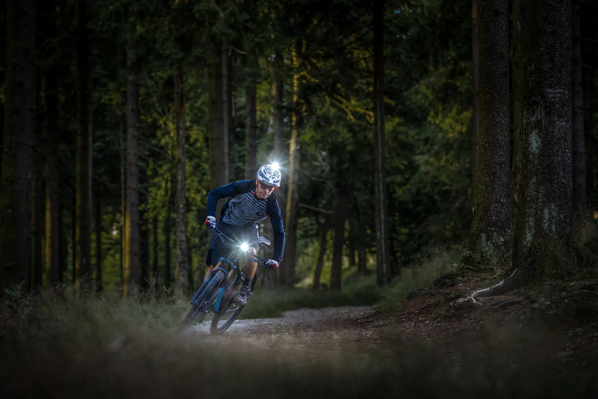 Передний велосипедный фонарь Sigma Buster 100