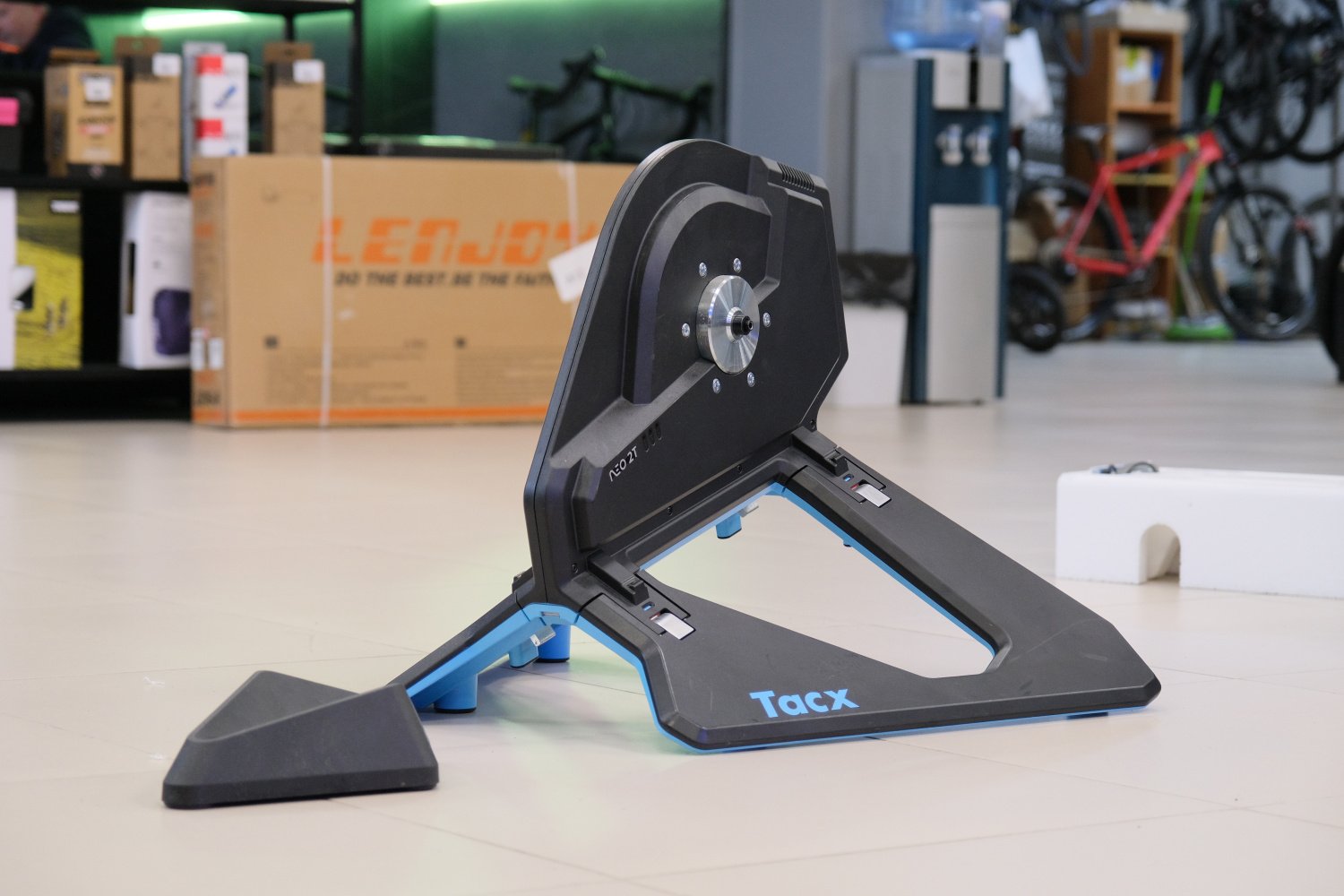 Велотренажер TacX Neo 2T Smart Trainer б.у.