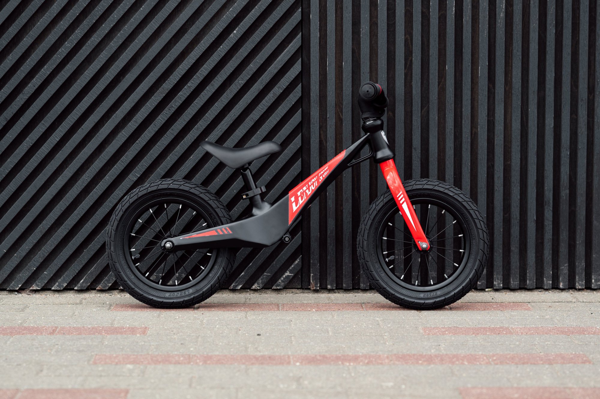 Беговел детский Lenjoy Sport S400-12