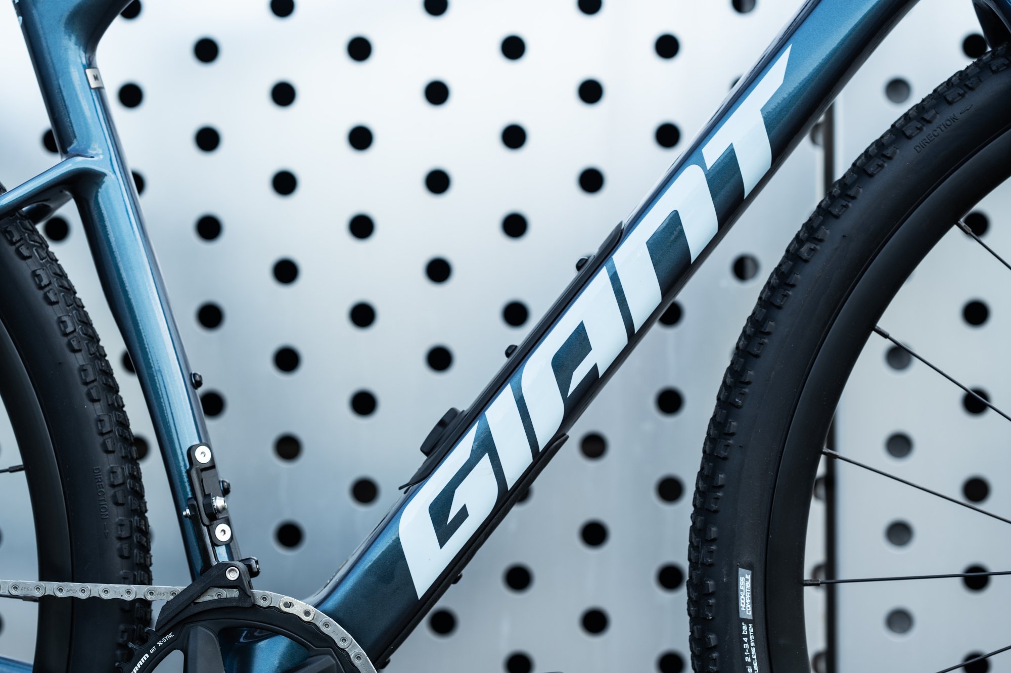 Велосипед Giant Revolt Advanced 1