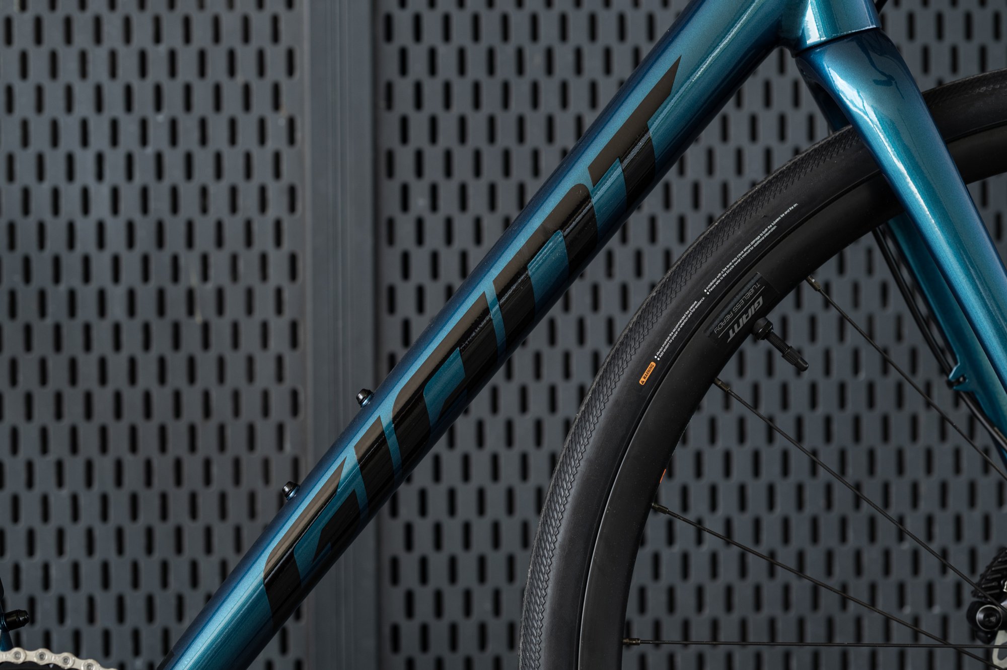 Велосипед Giant Contend AR 1