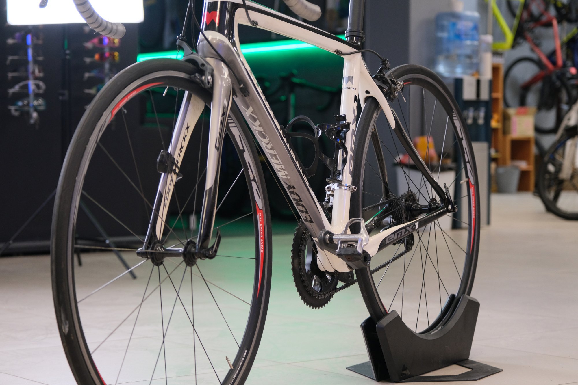 Шоссейный велосипед EDDY MERCKX