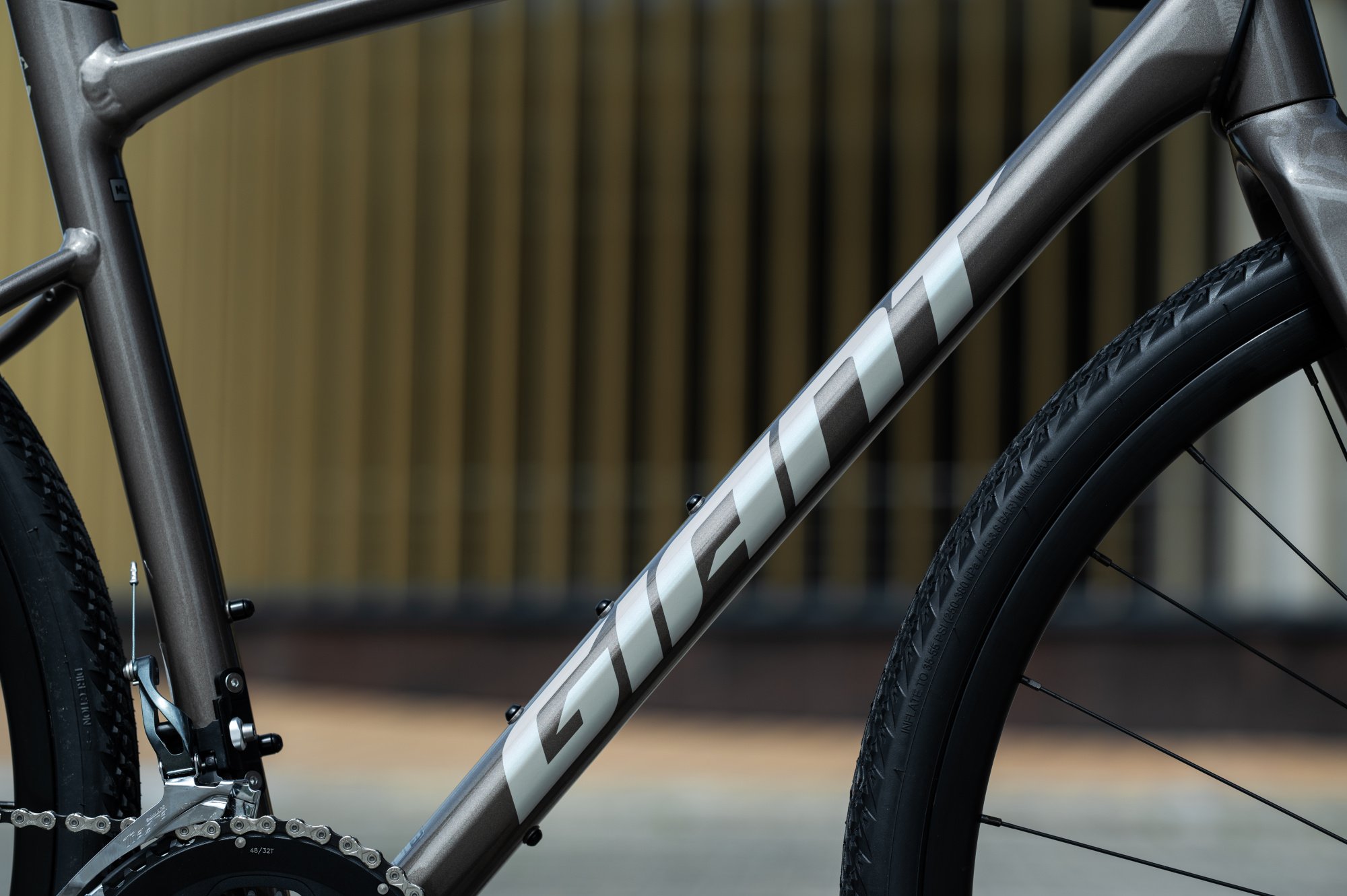 Велосипед Giant Revolt 1