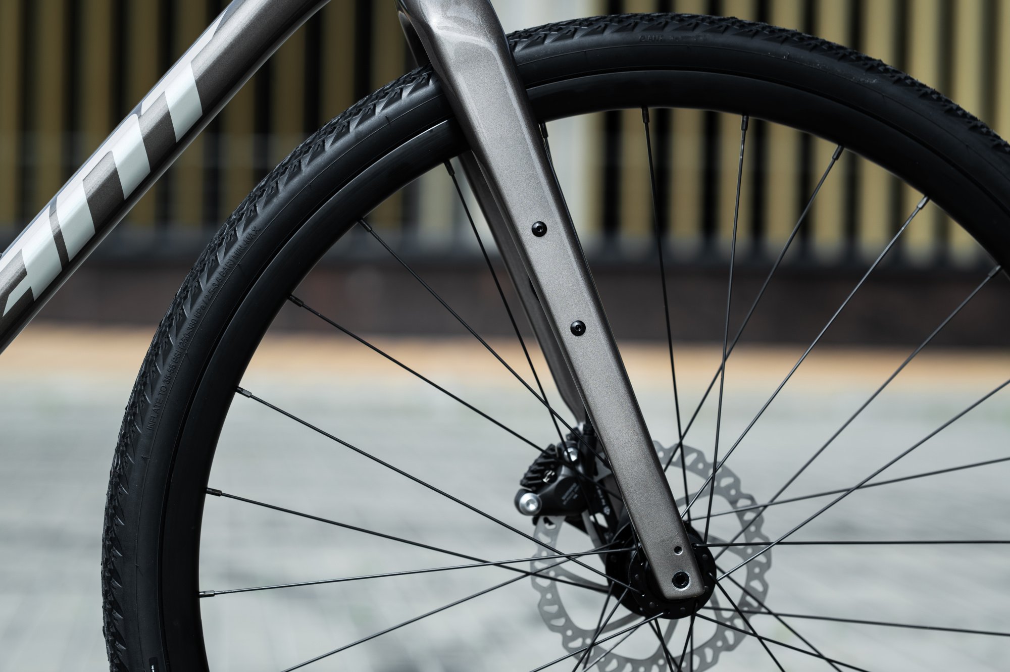 Велосипед Giant Revolt 1