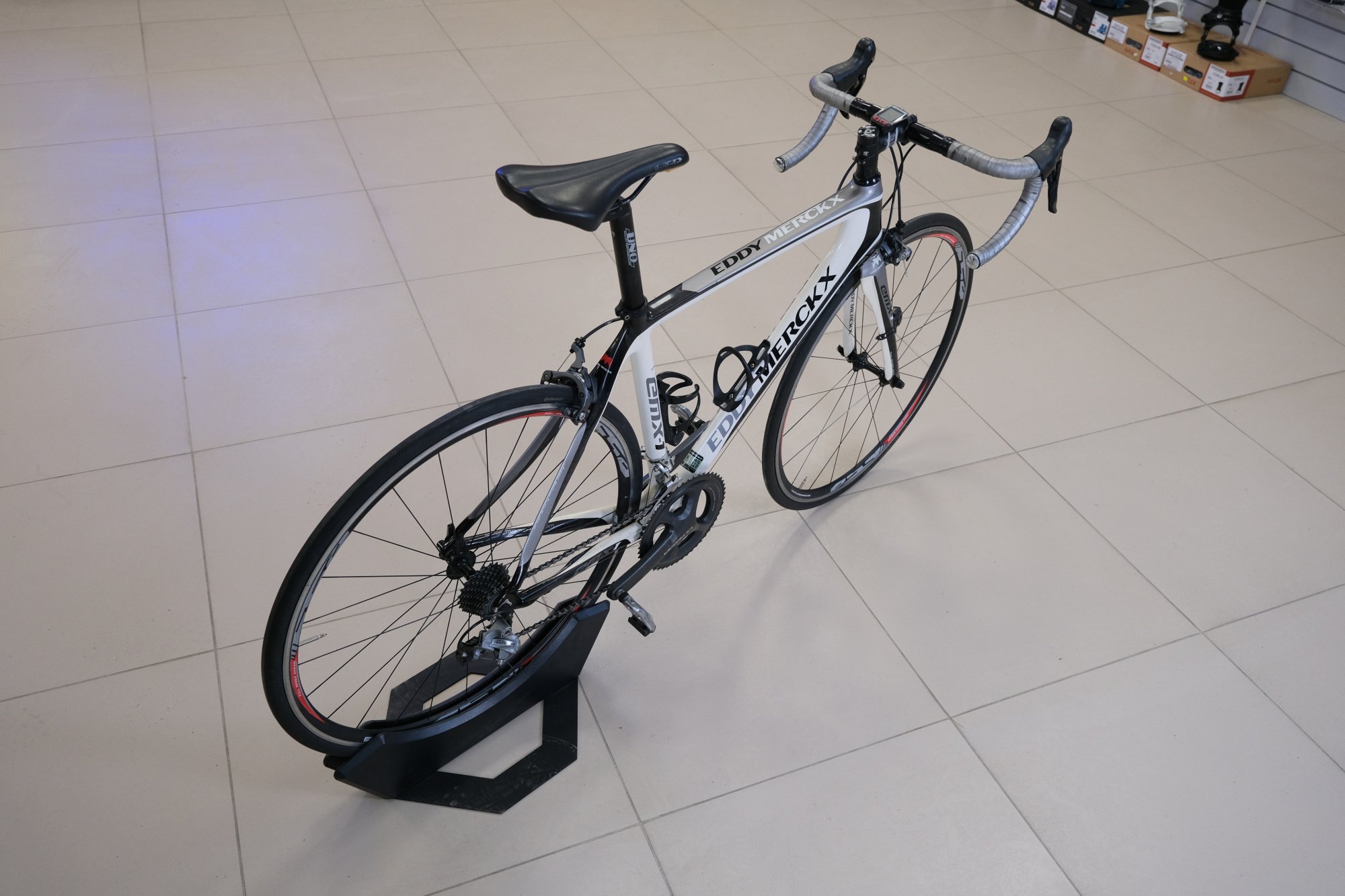 Шоссейный велосипед EDDY MERCKX