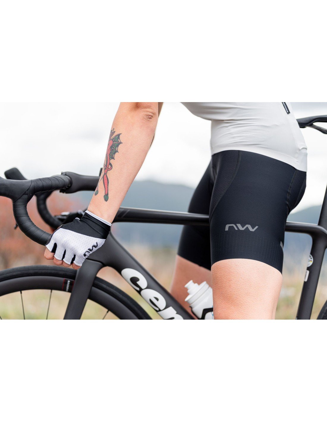 Велосипедные шорты NorthWave FAST WOMAN BIBSHORT Black