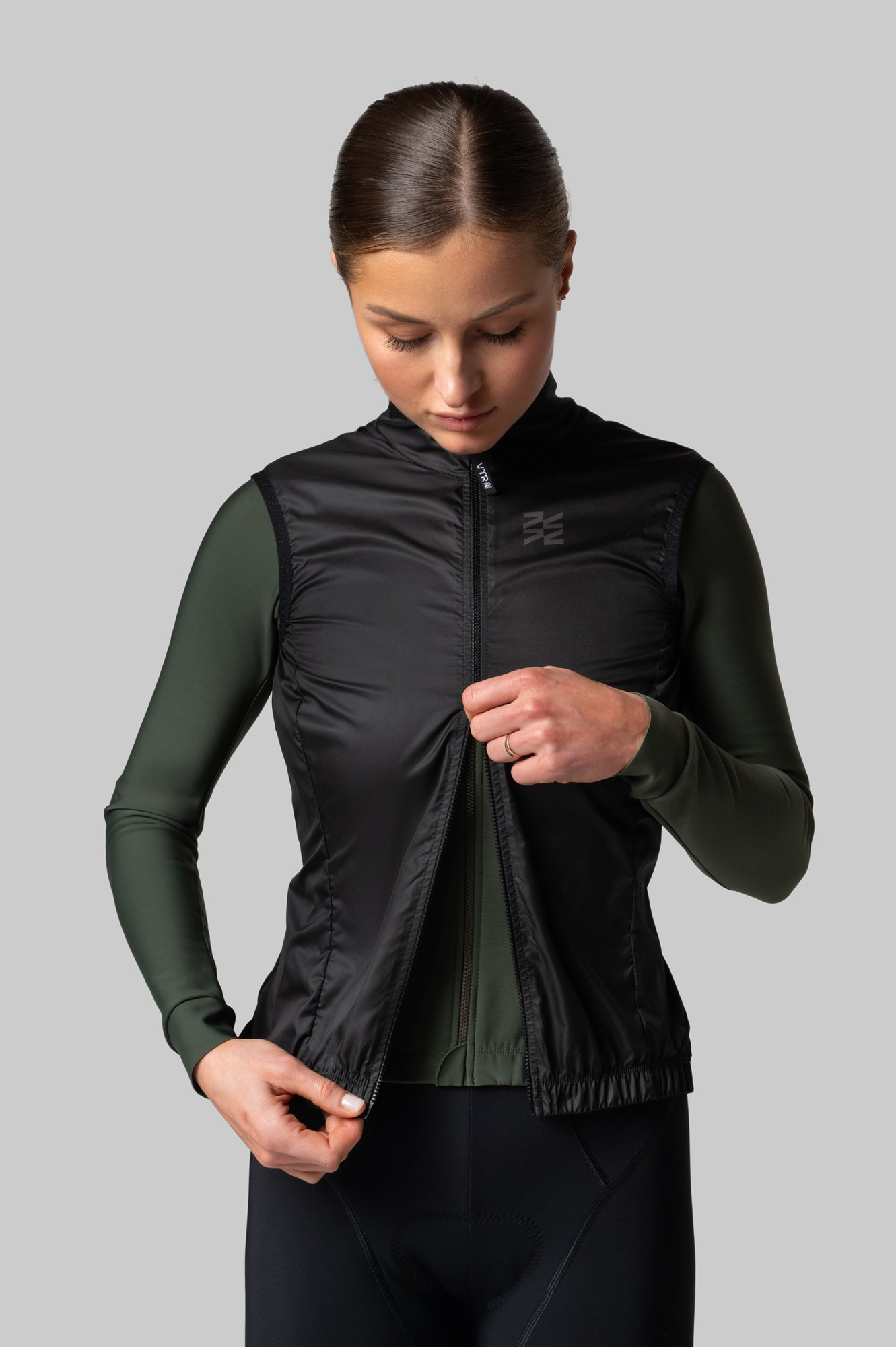 Женская ветрозащитная жилетка VTR EVOLVE BLACK